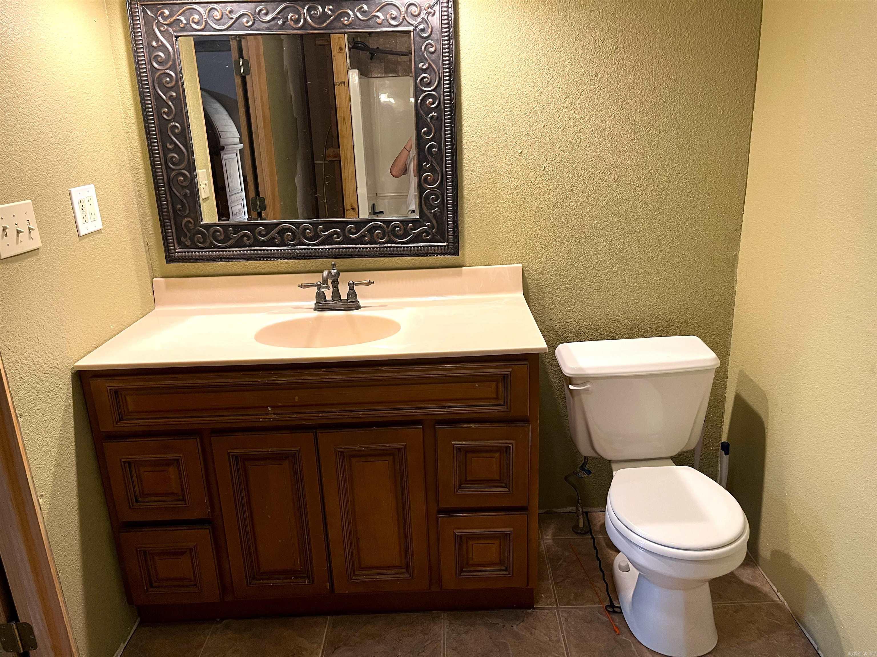 Greers Ferry-Outside - Residential