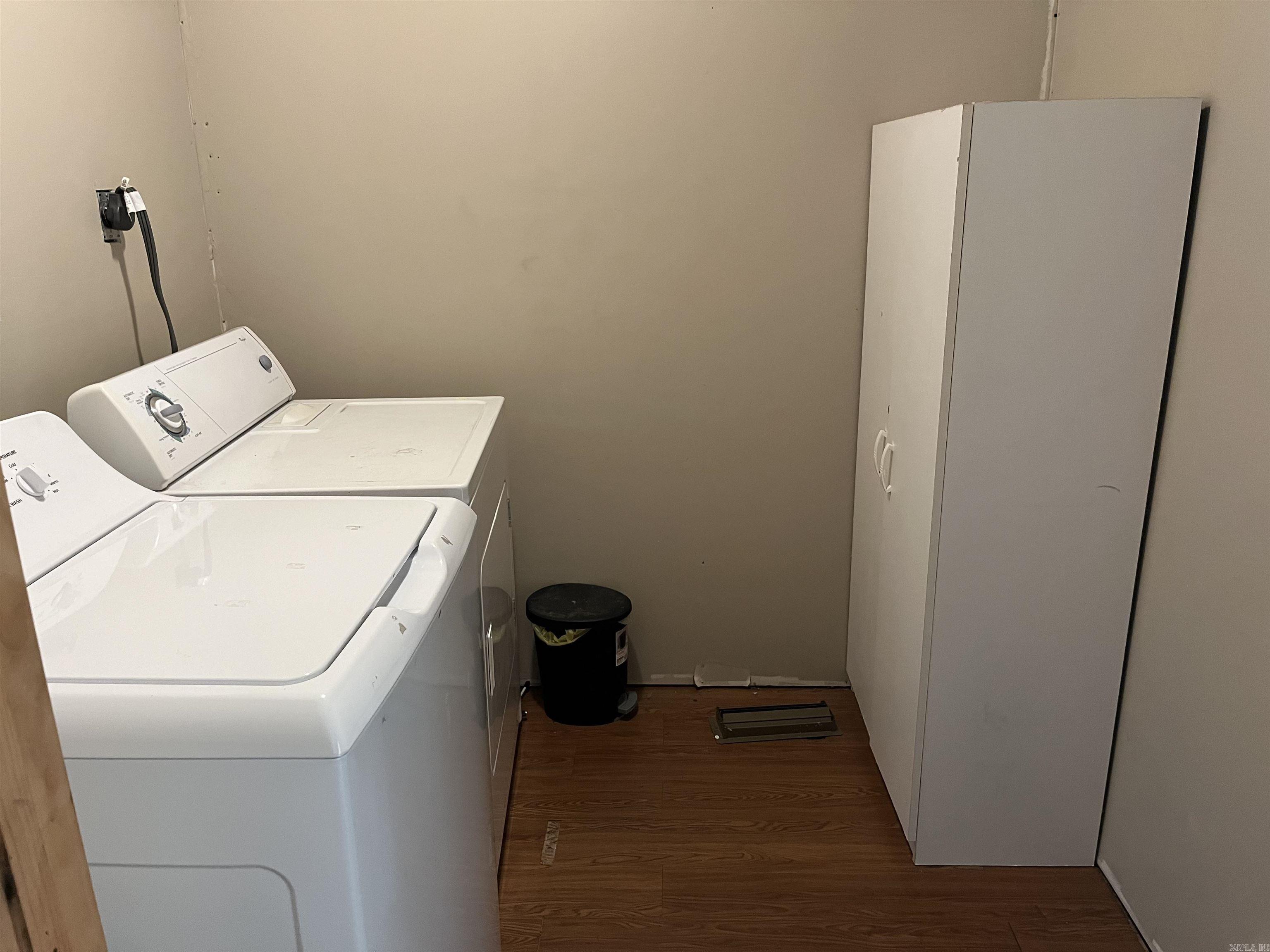 Greers Ferry-Outside - Residential