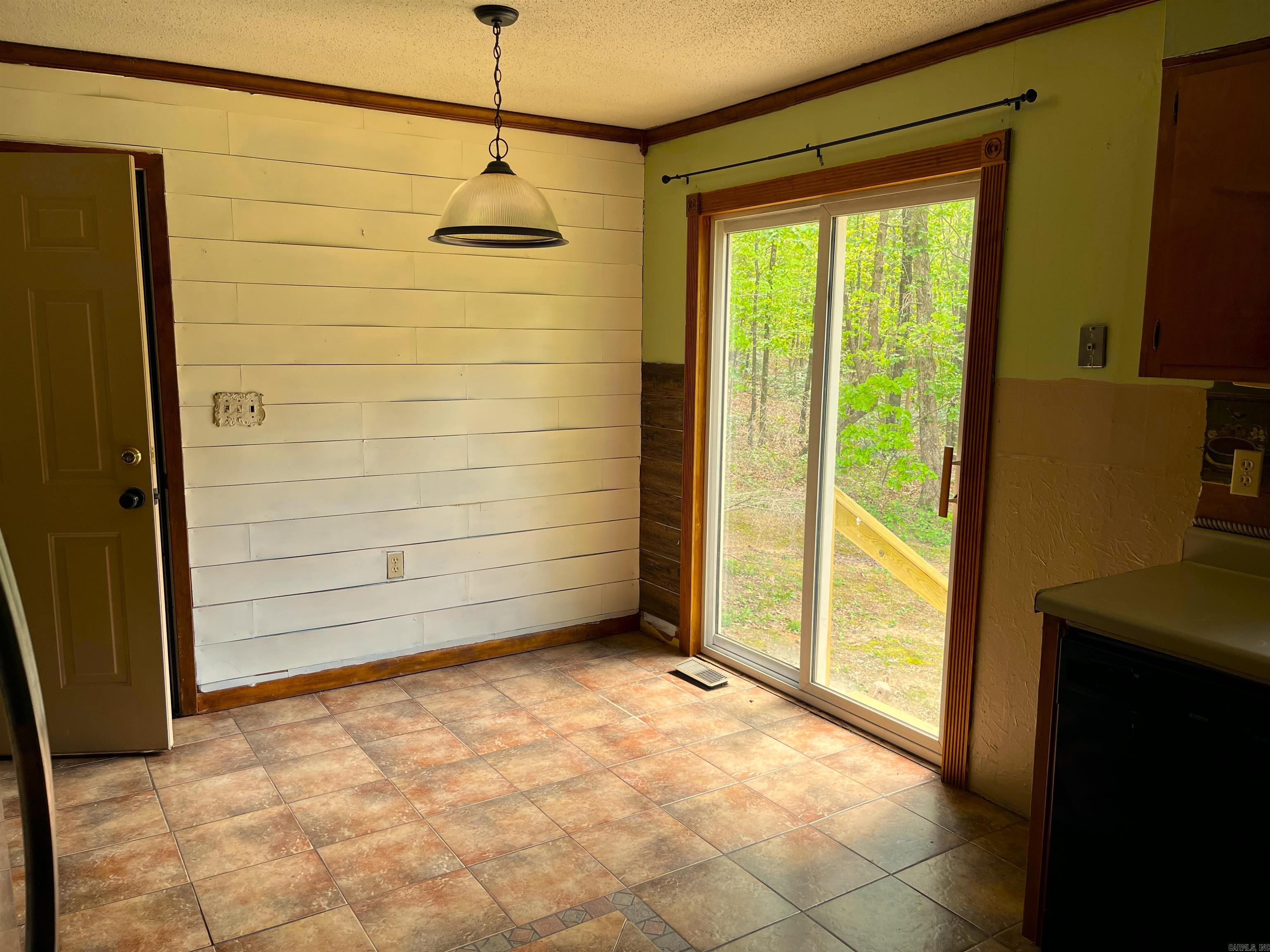 Greers Ferry-Outside - Residential