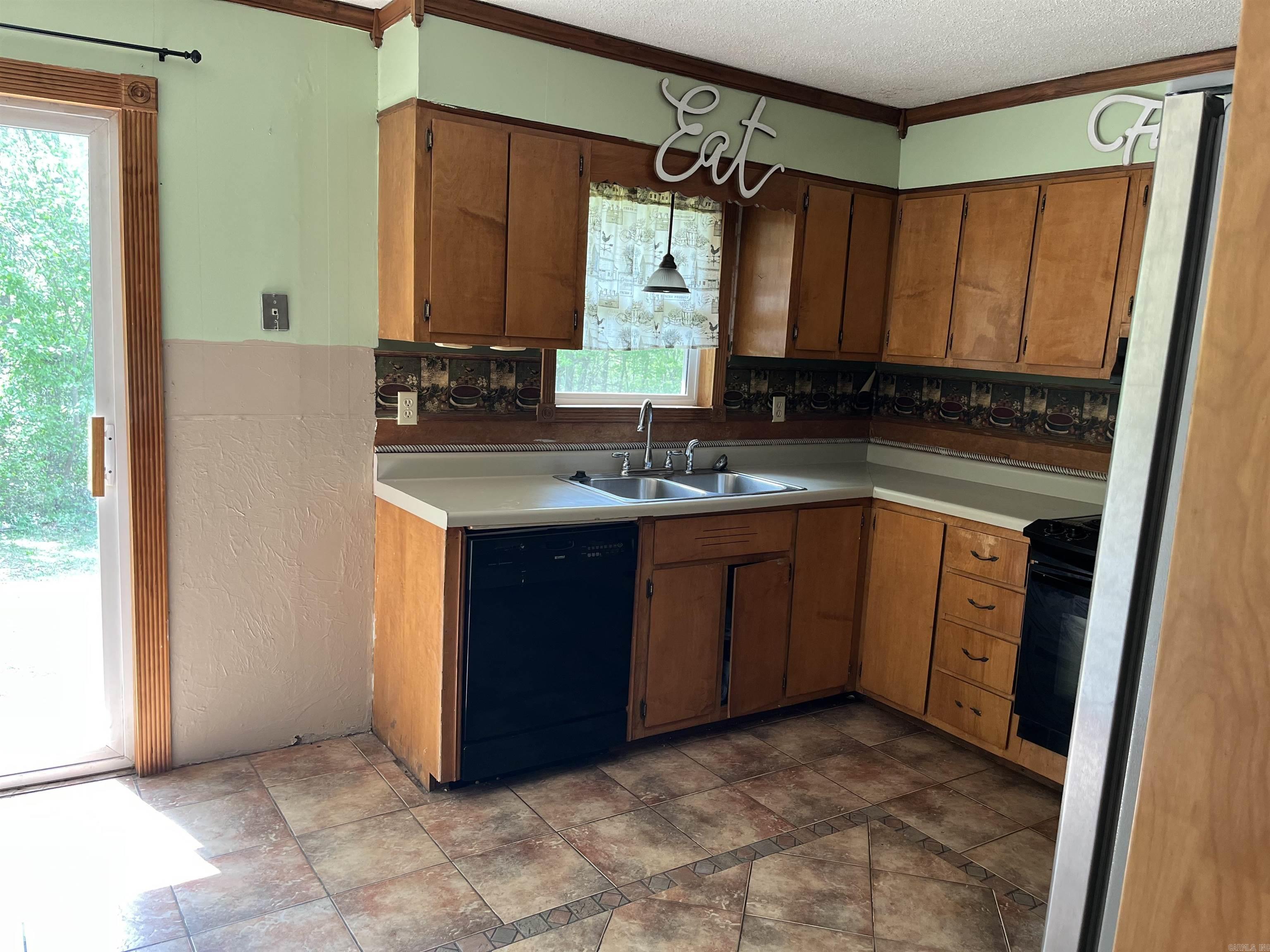 Greers Ferry-Outside - Residential