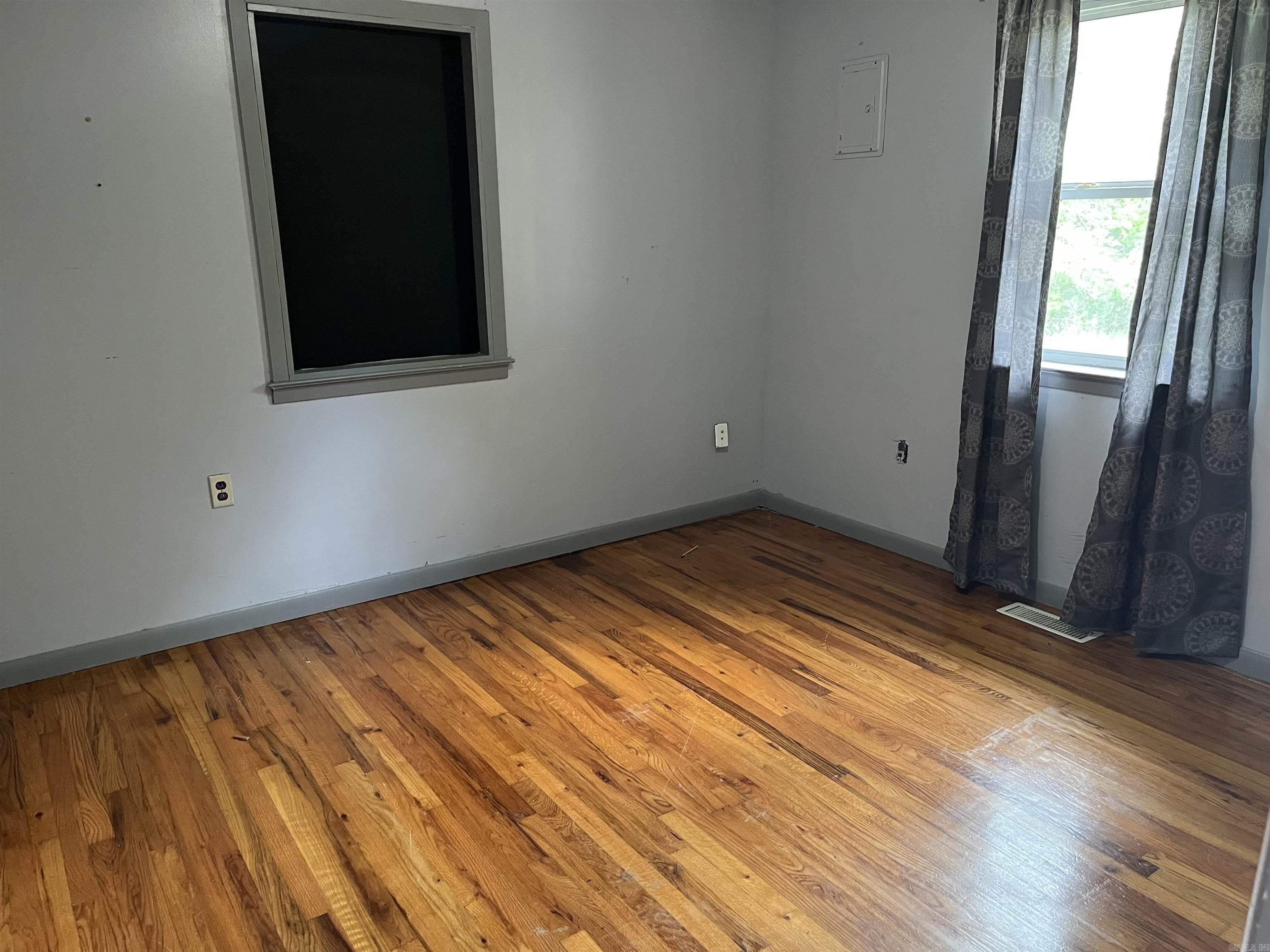 Greers Ferry-Outside - Residential