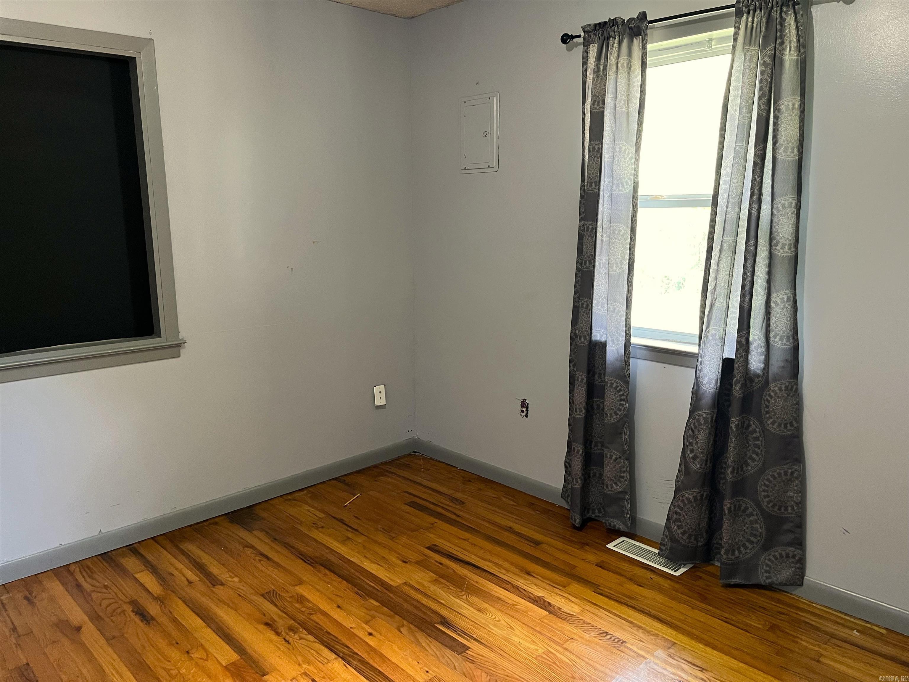 Greers Ferry-Outside - Residential