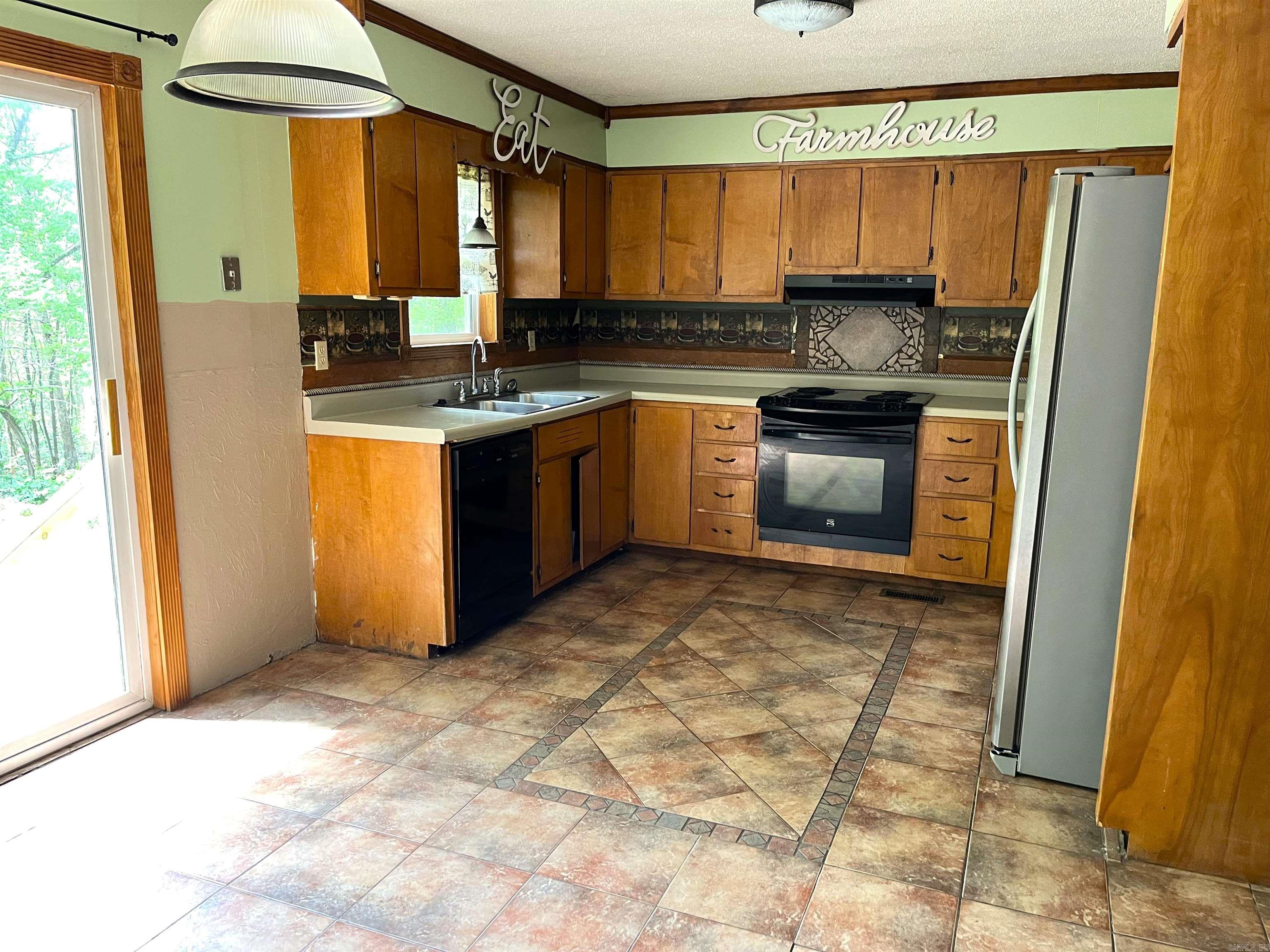 Greers Ferry-Outside - Residential