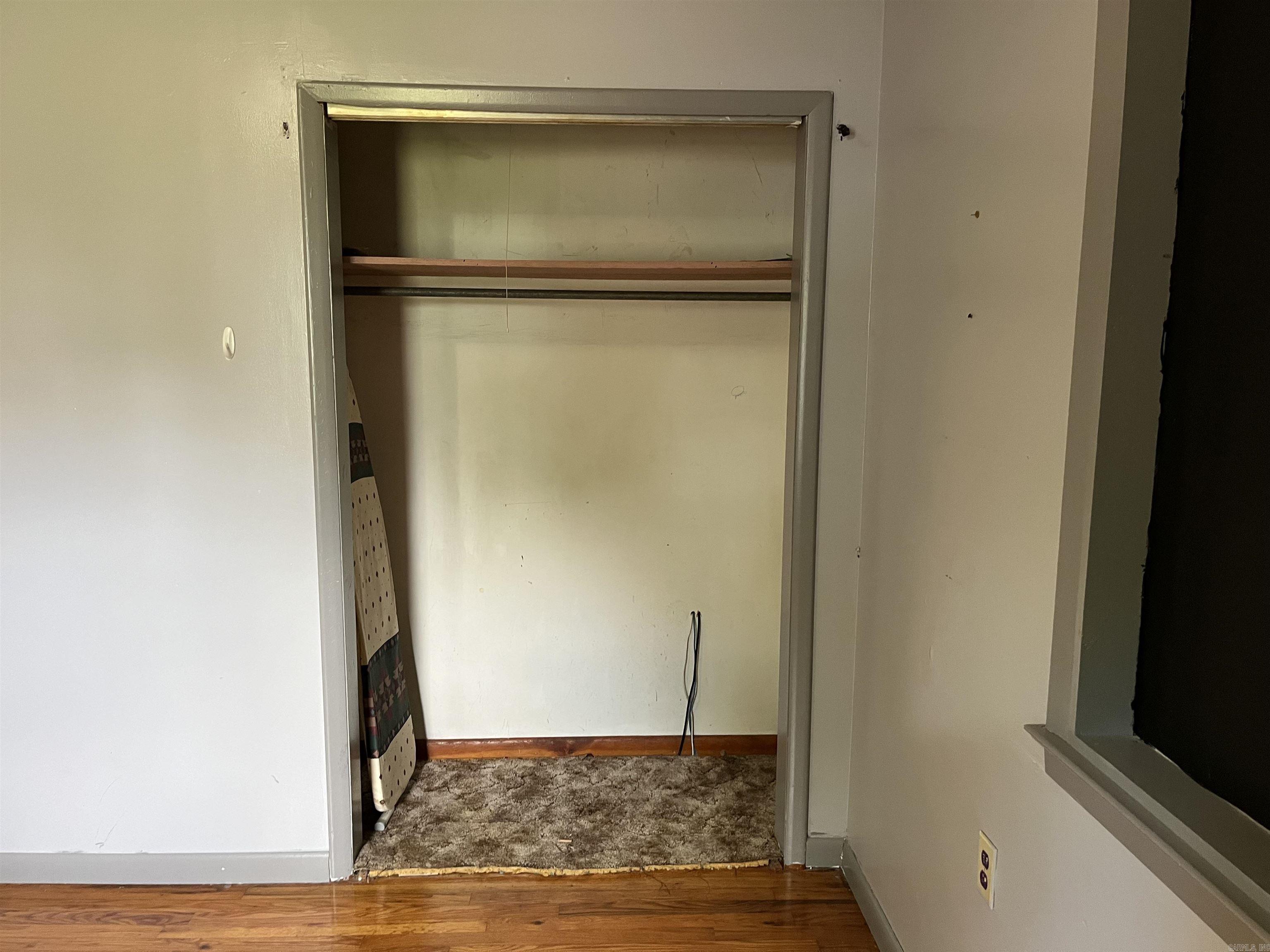 Greers Ferry-Outside - Residential