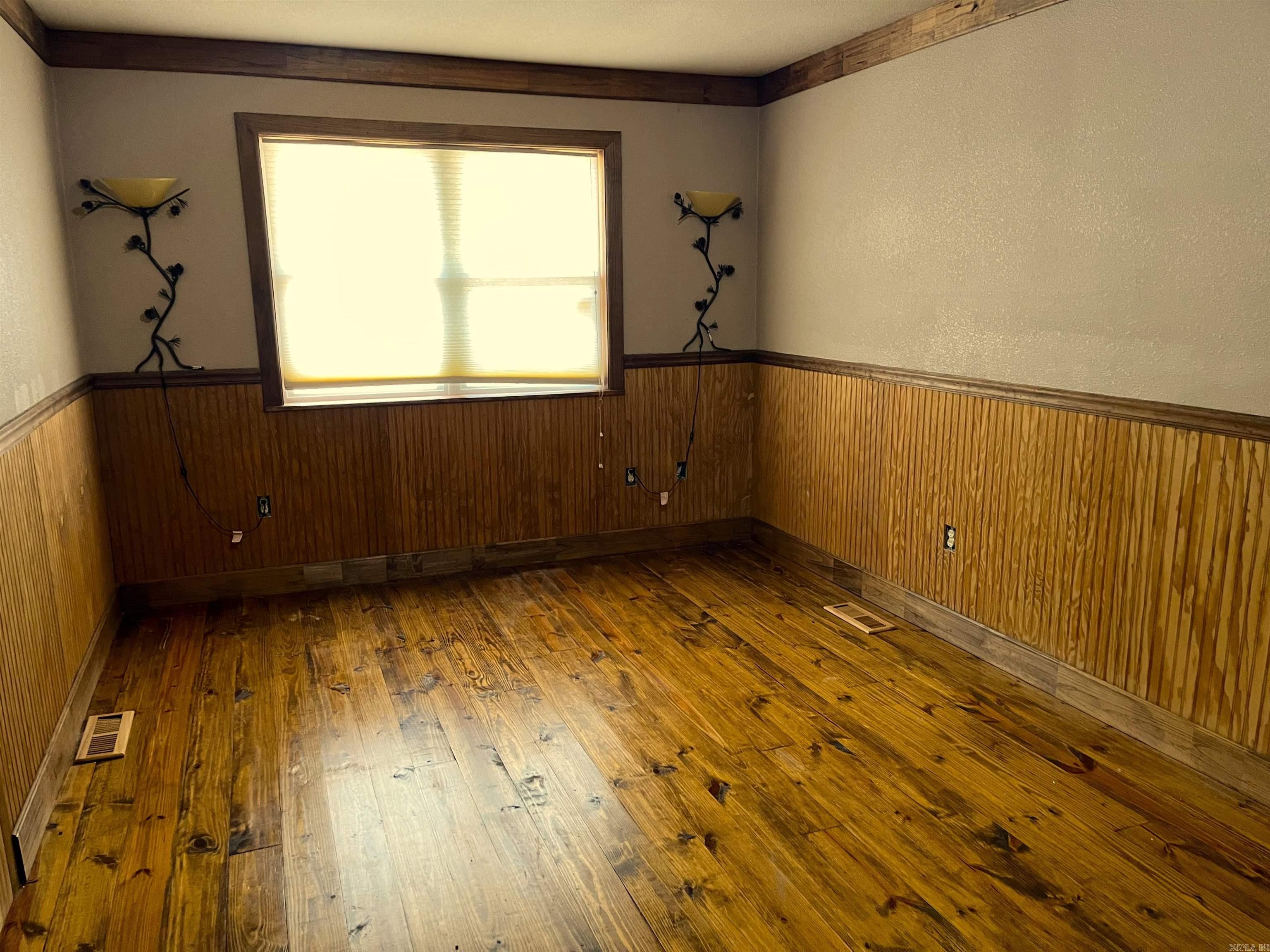 Greers Ferry-Outside - Residential