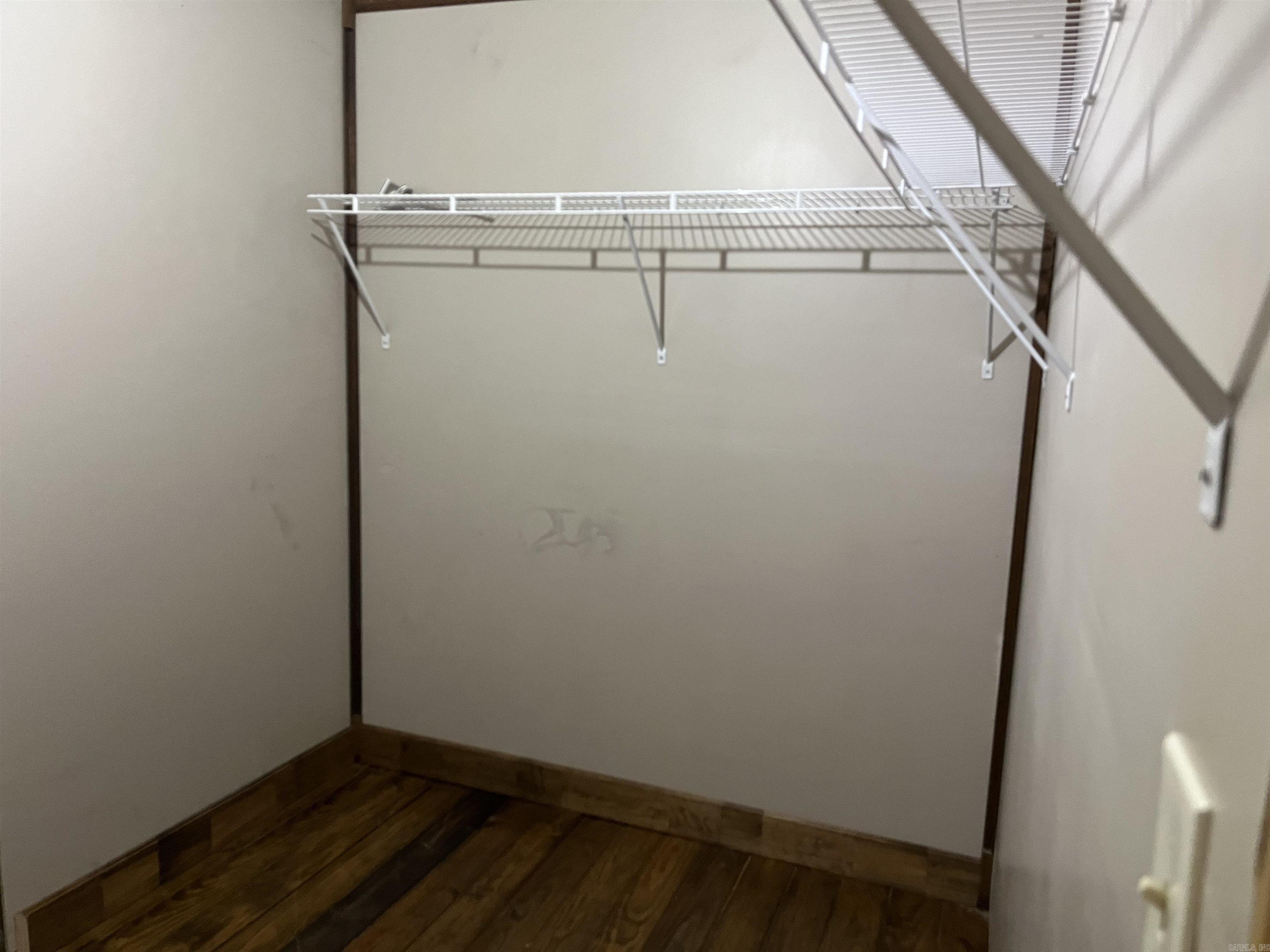 Greers Ferry-Outside - Residential