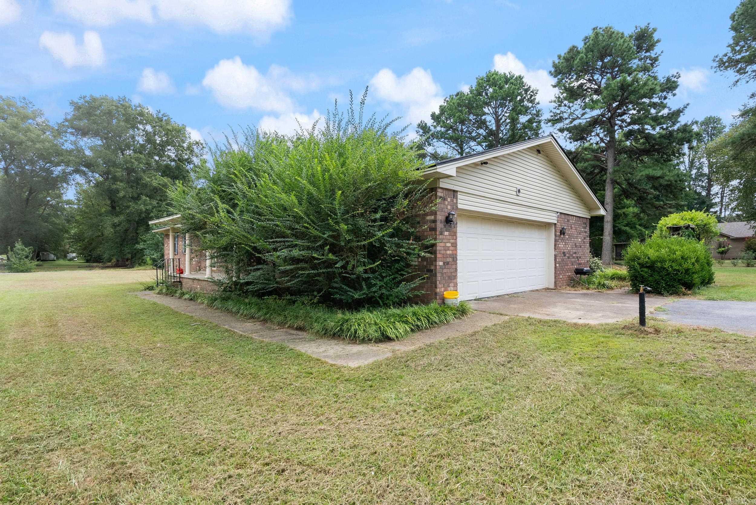 SHADY ACRES - Residential