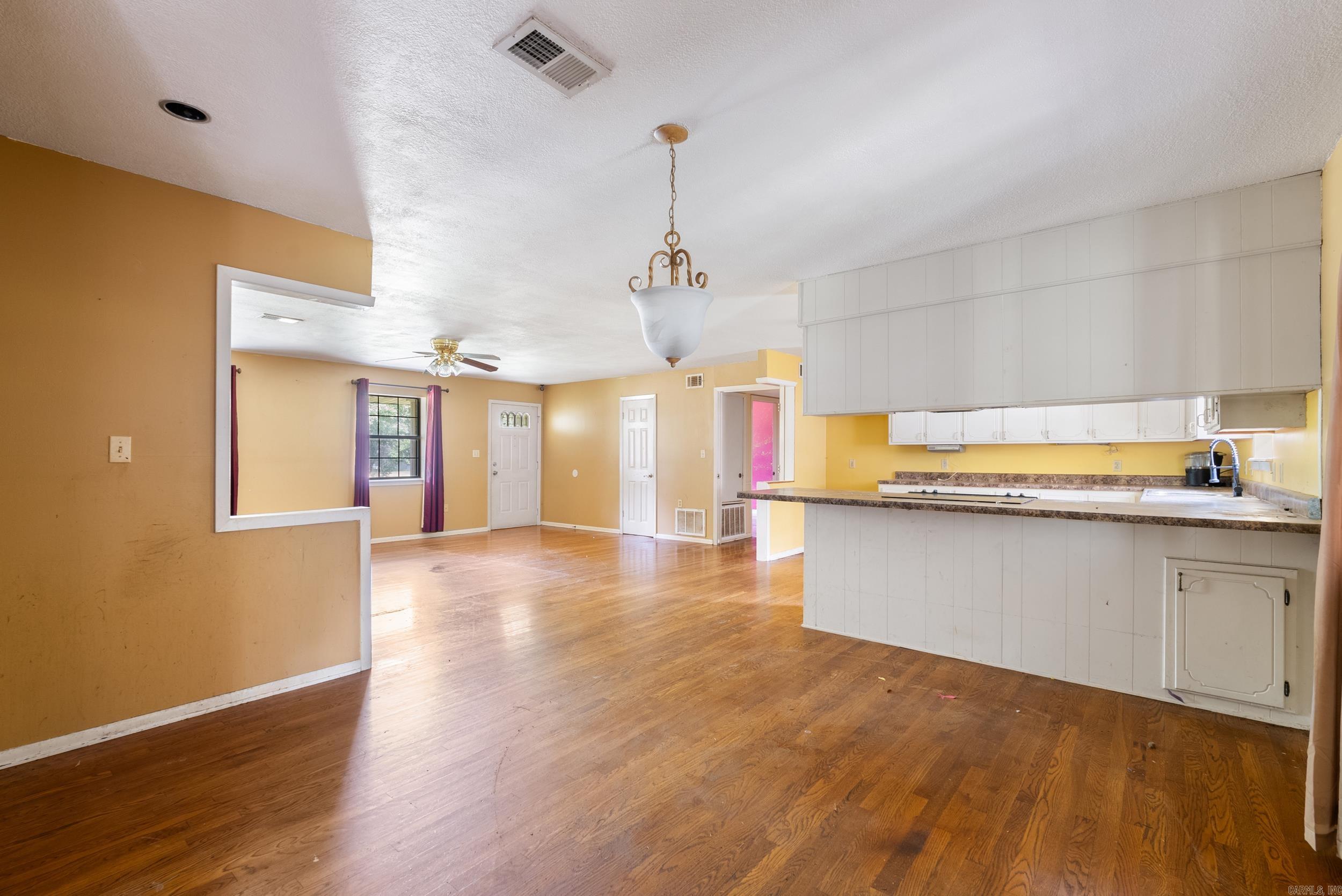 SHADY ACRES - Residential