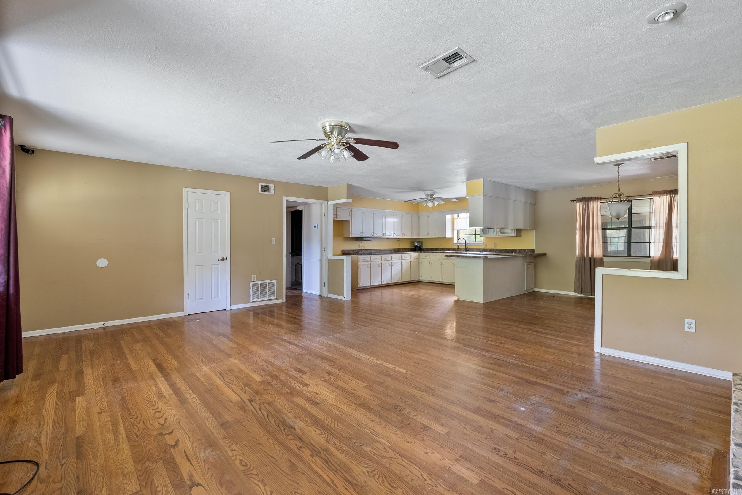 SHADY ACRES - Residential