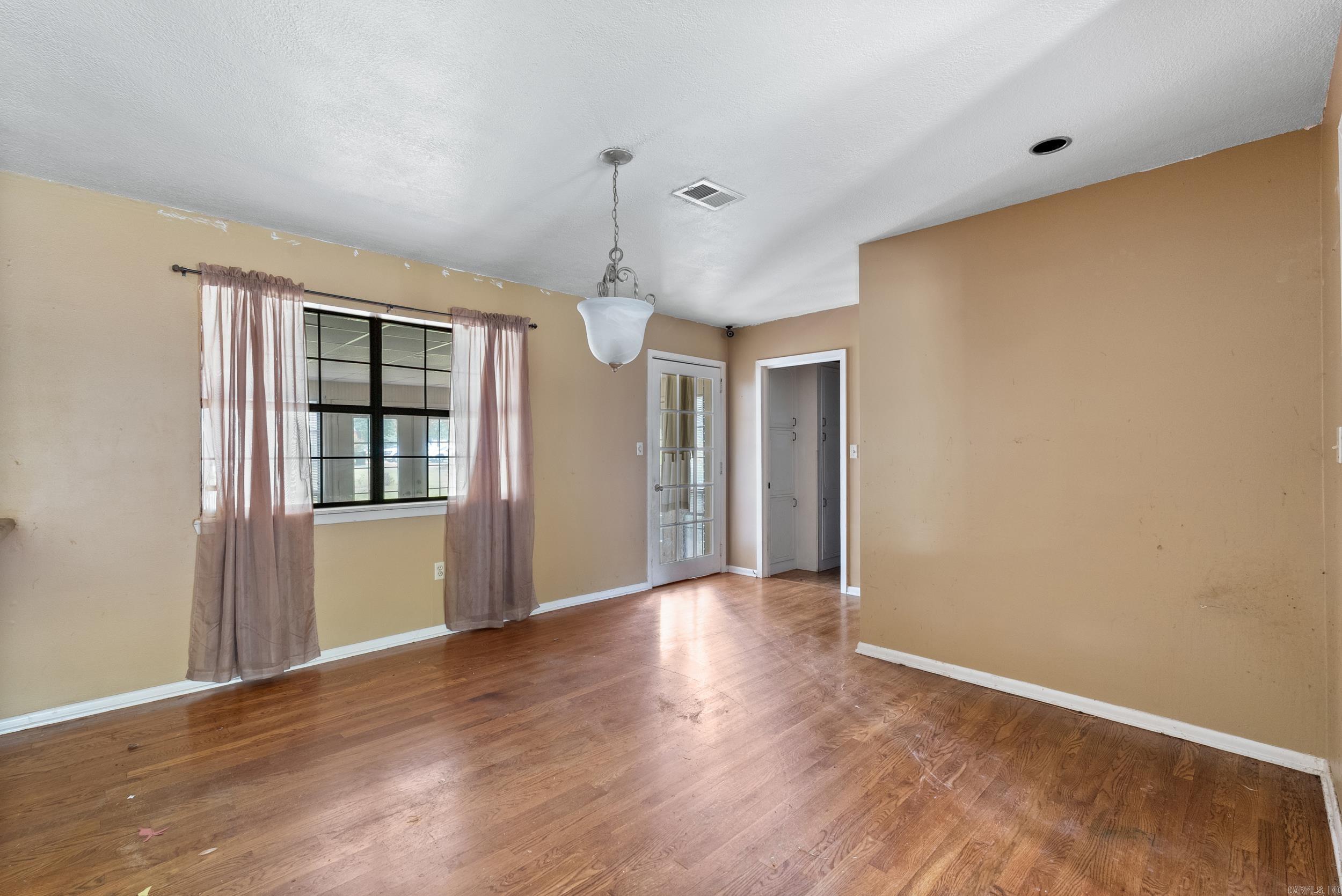 SHADY ACRES - Residential