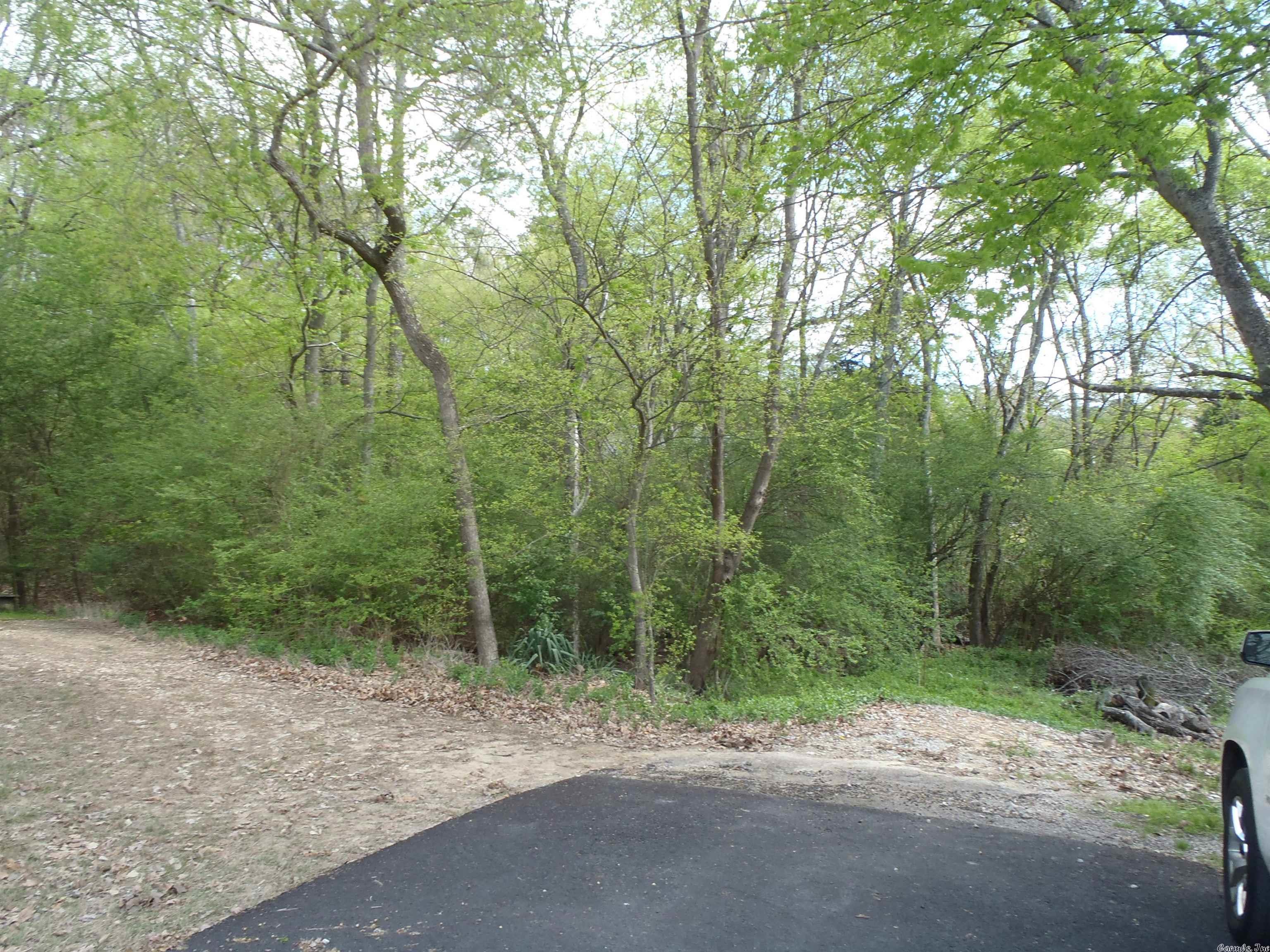 Lake view Lot at the end of Yorkshire Drive. Lot is about 105x160x105x140 around .36 of an acre. City water and electricity at road. City sewer is a couple housed down. HSSD