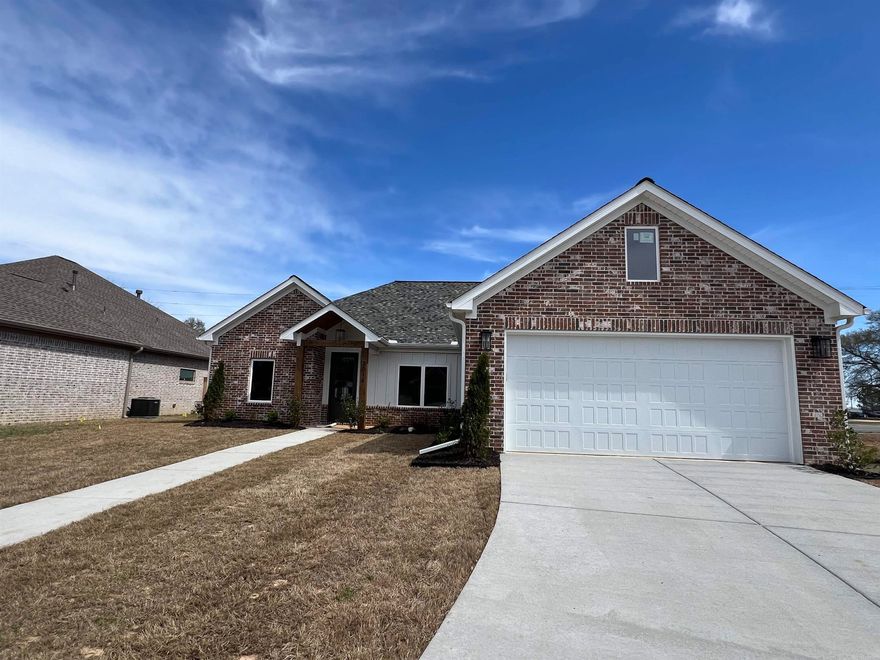 Seller offering $8,000 in concessions to buyer!! Beautiful new construction home very conveniently located to multiple restaurants and shops. This home features 3 beds and 2 full baths and a separate office. Delta plumbing fixtures throughout, walk in shower and free standing tub in the master bath, hardwood floors, tankless water heater, insulated garage door, fully fenced back yard and much more.