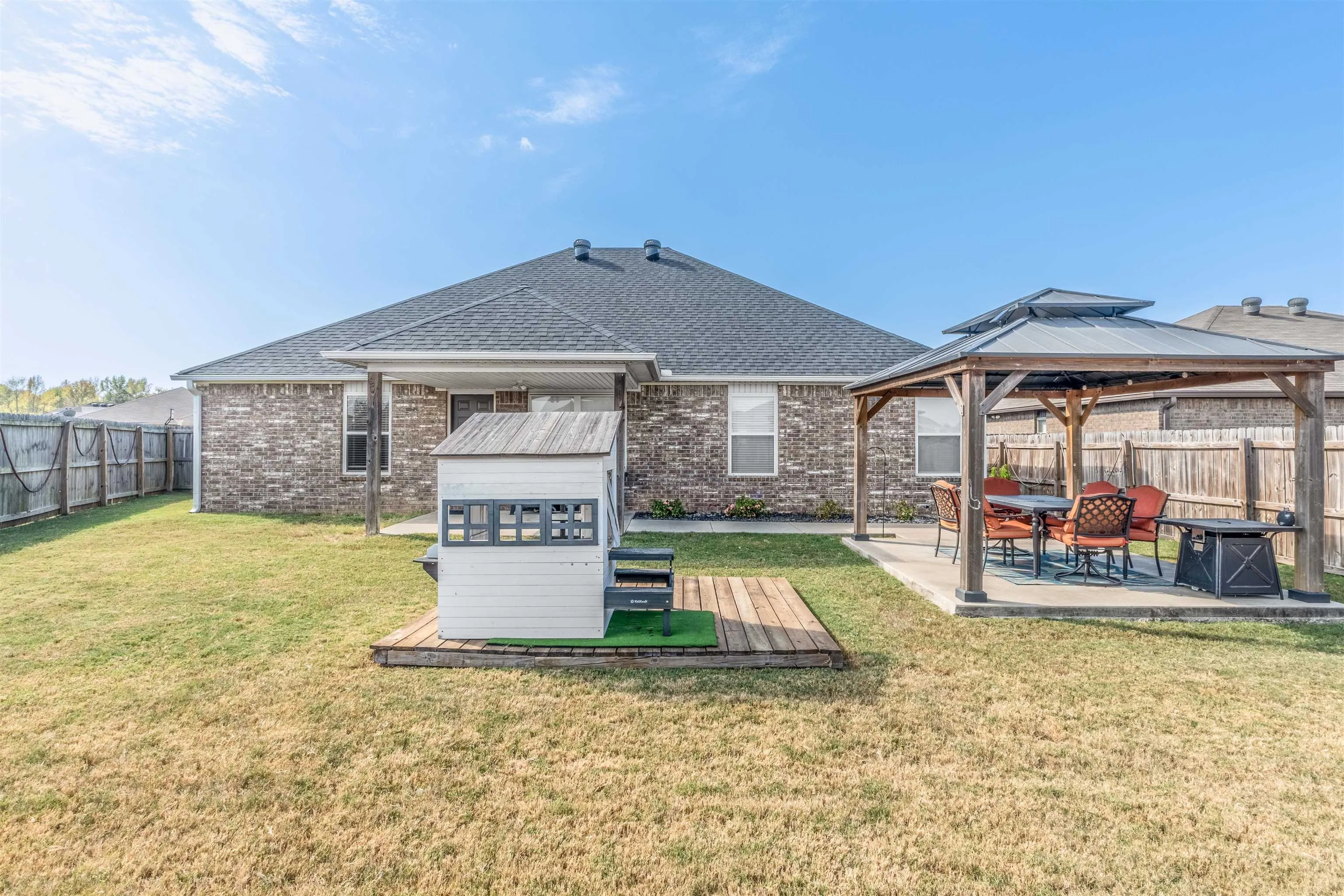 North Little Rock, Arkansas 72117, United States, 4 Bedrooms Bedrooms, ,2 BathroomsBathrooms,Residential,Pending,18737