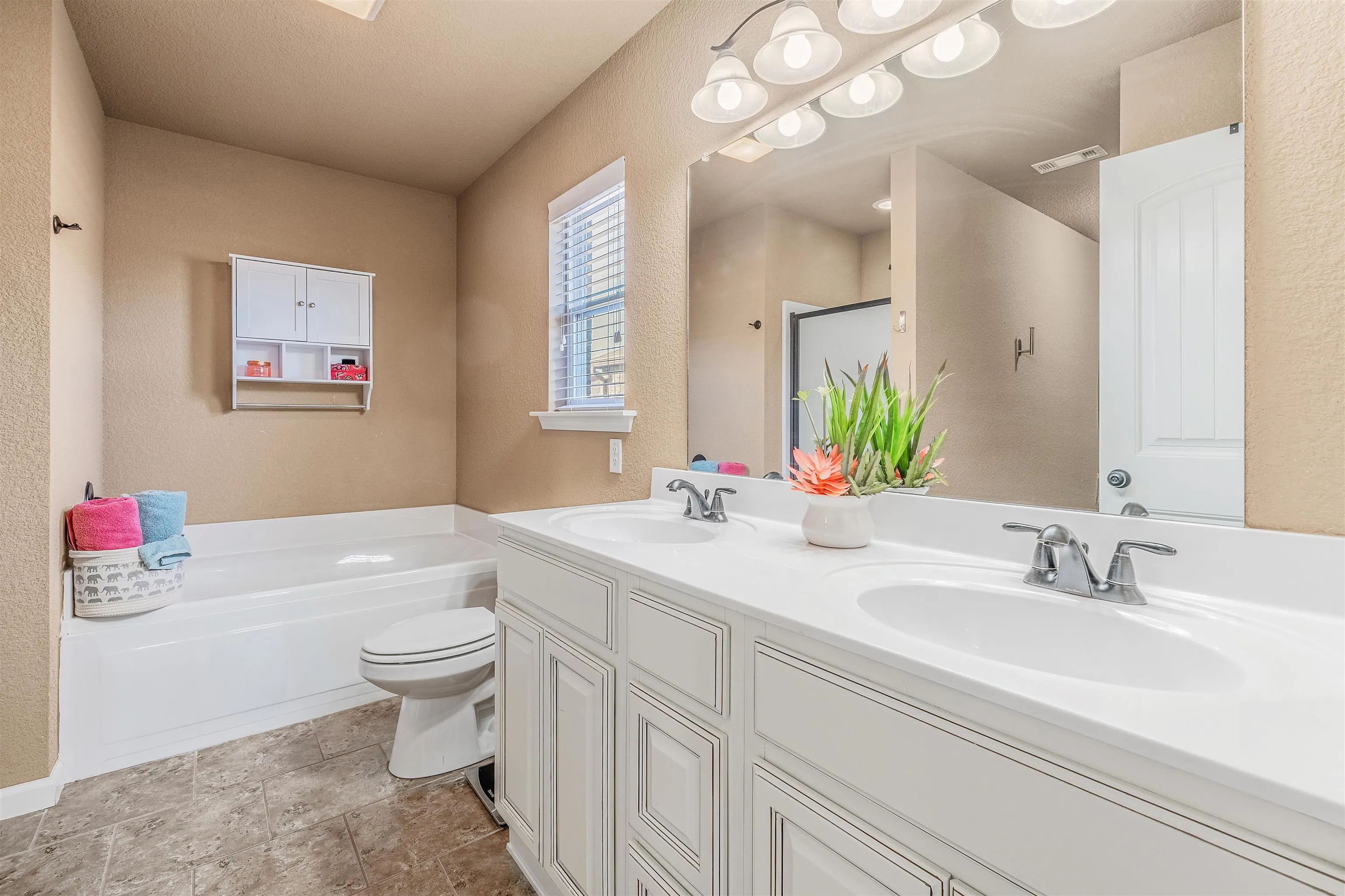 North Little Rock, Arkansas 72117, United States, 4 Bedrooms Bedrooms, ,2 BathroomsBathrooms,Residential,Pending,18737