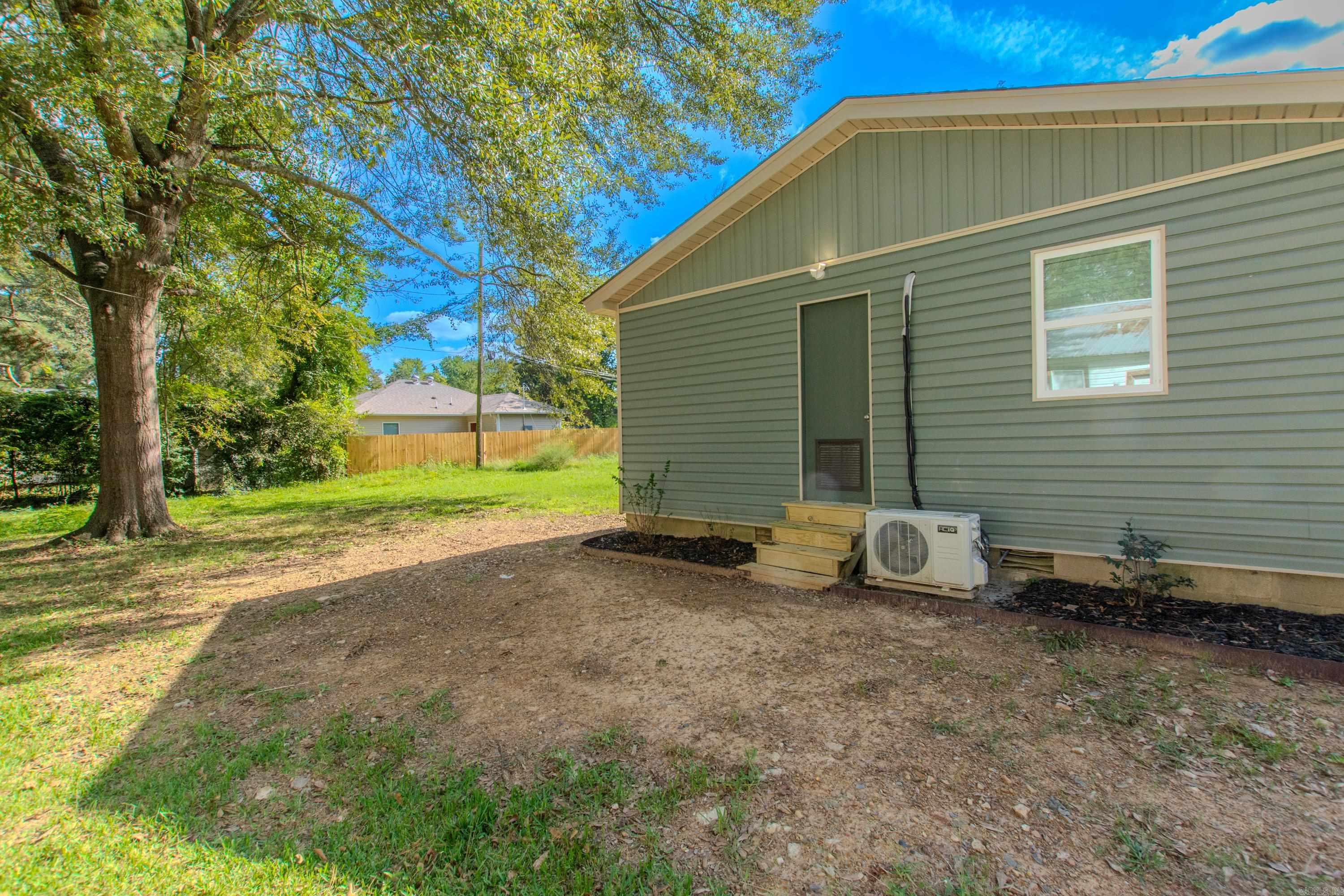 SUNNYSIDE HILLS ADDN TO JACK - Residential