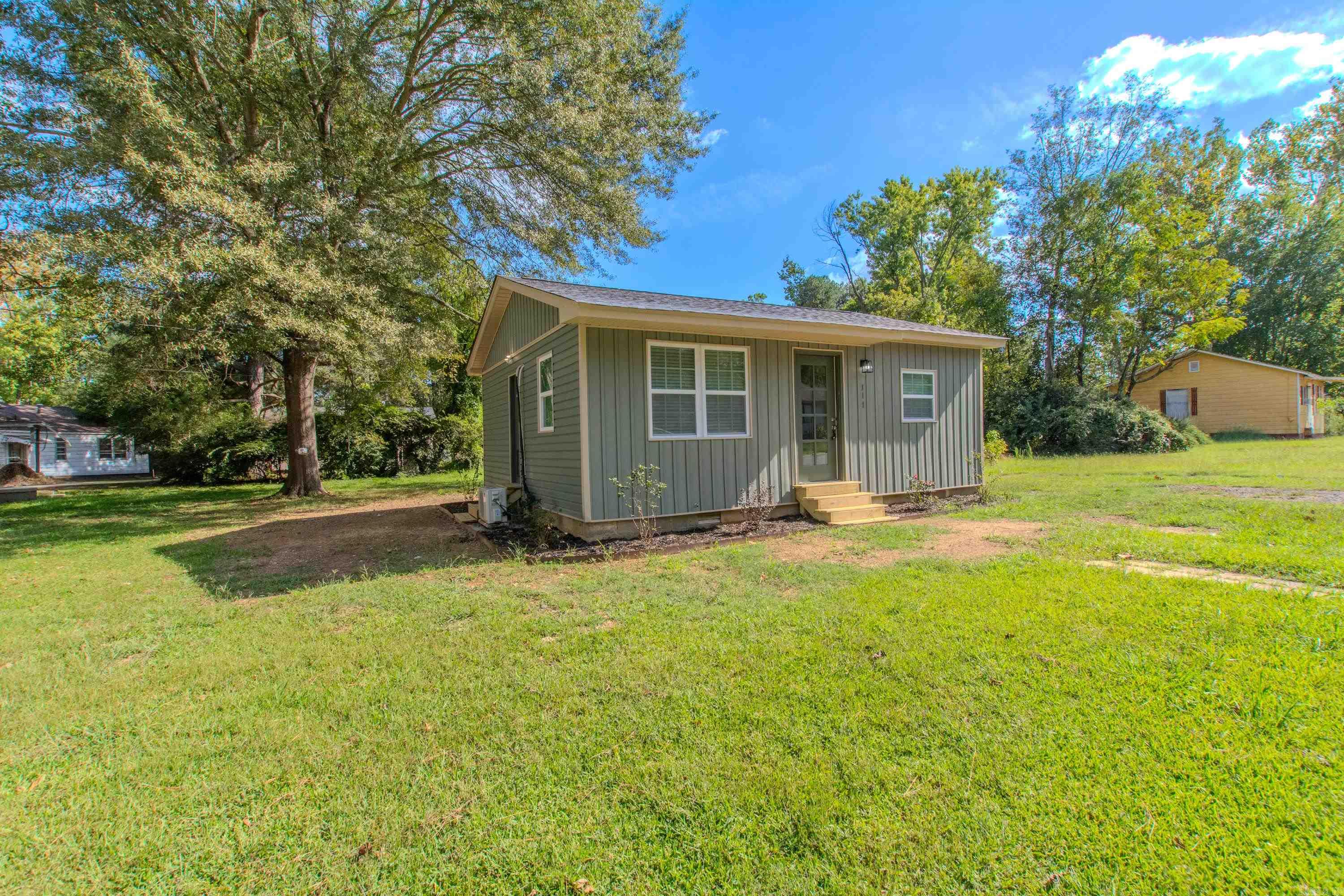 SUNNYSIDE HILLS ADDN TO JACK - Residential