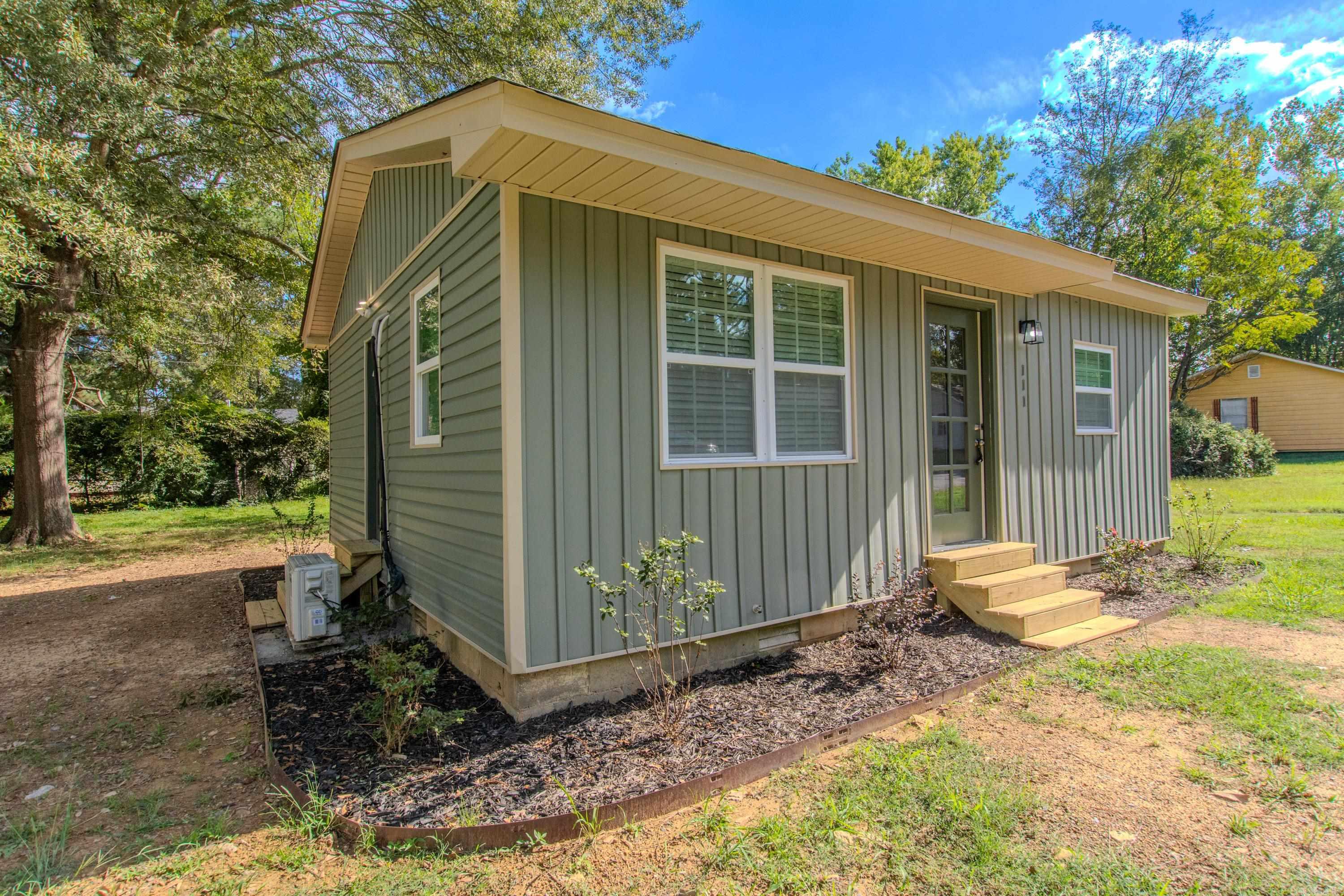 SUNNYSIDE HILLS ADDN TO JACK - Residential