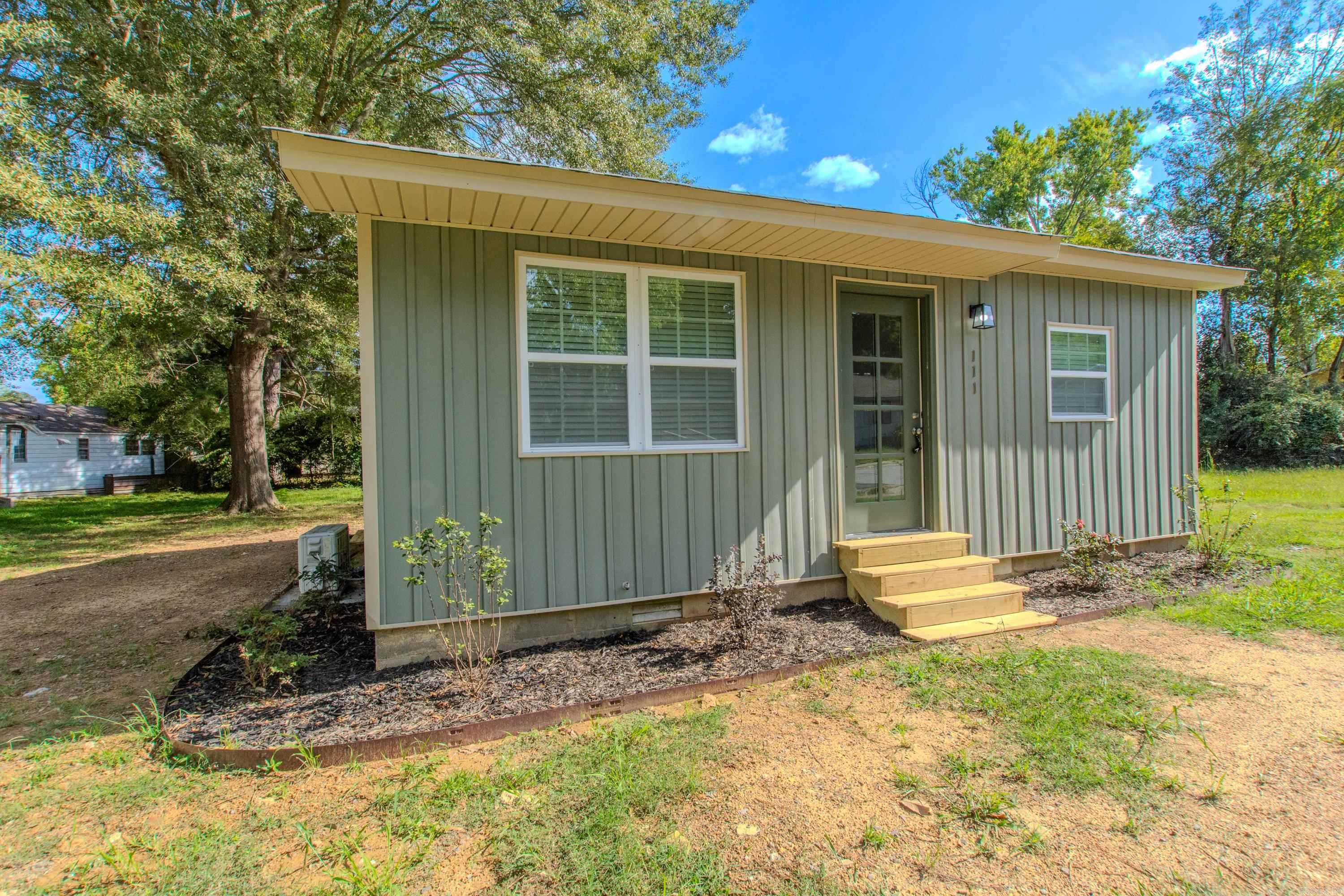 SUNNYSIDE HILLS ADDN TO JACK - Residential