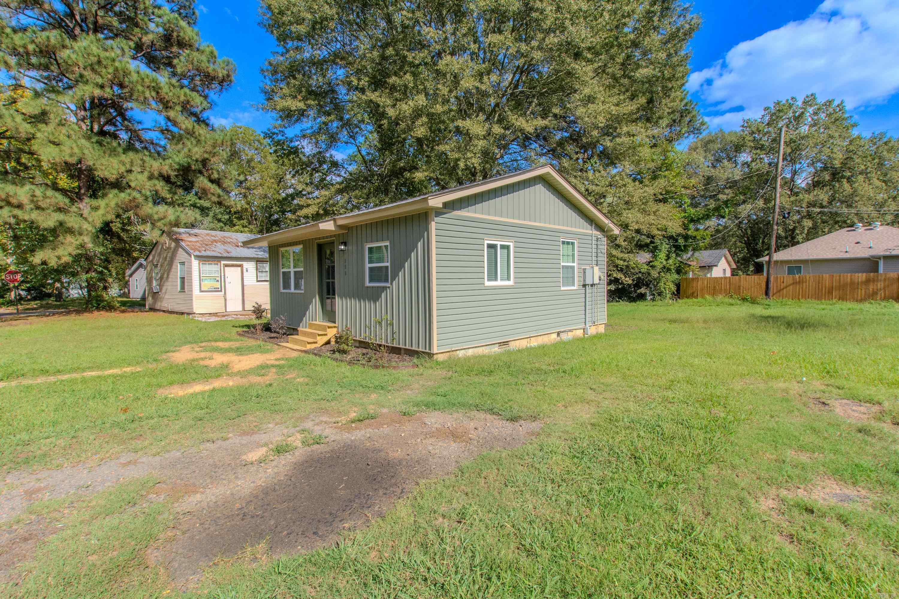 SUNNYSIDE HILLS ADDN TO JACK - Residential