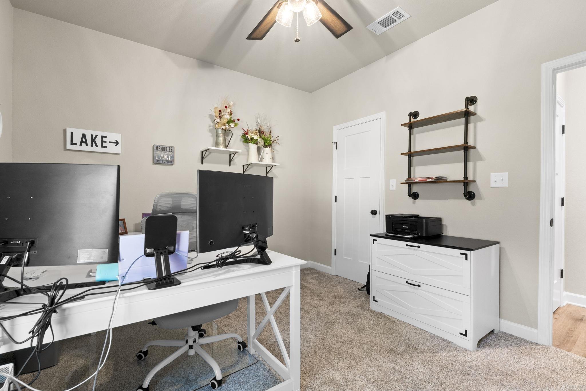 OAK CREEK - Residential