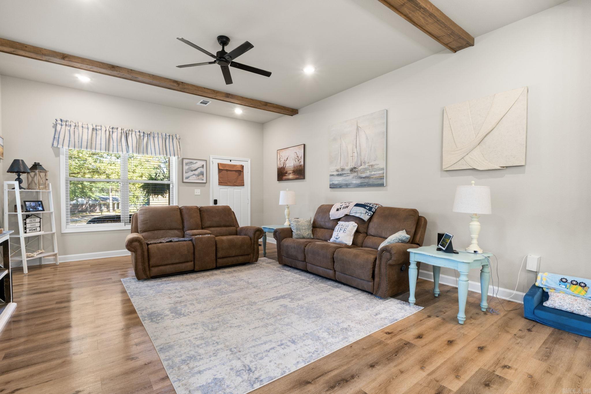 OAK CREEK - Residential