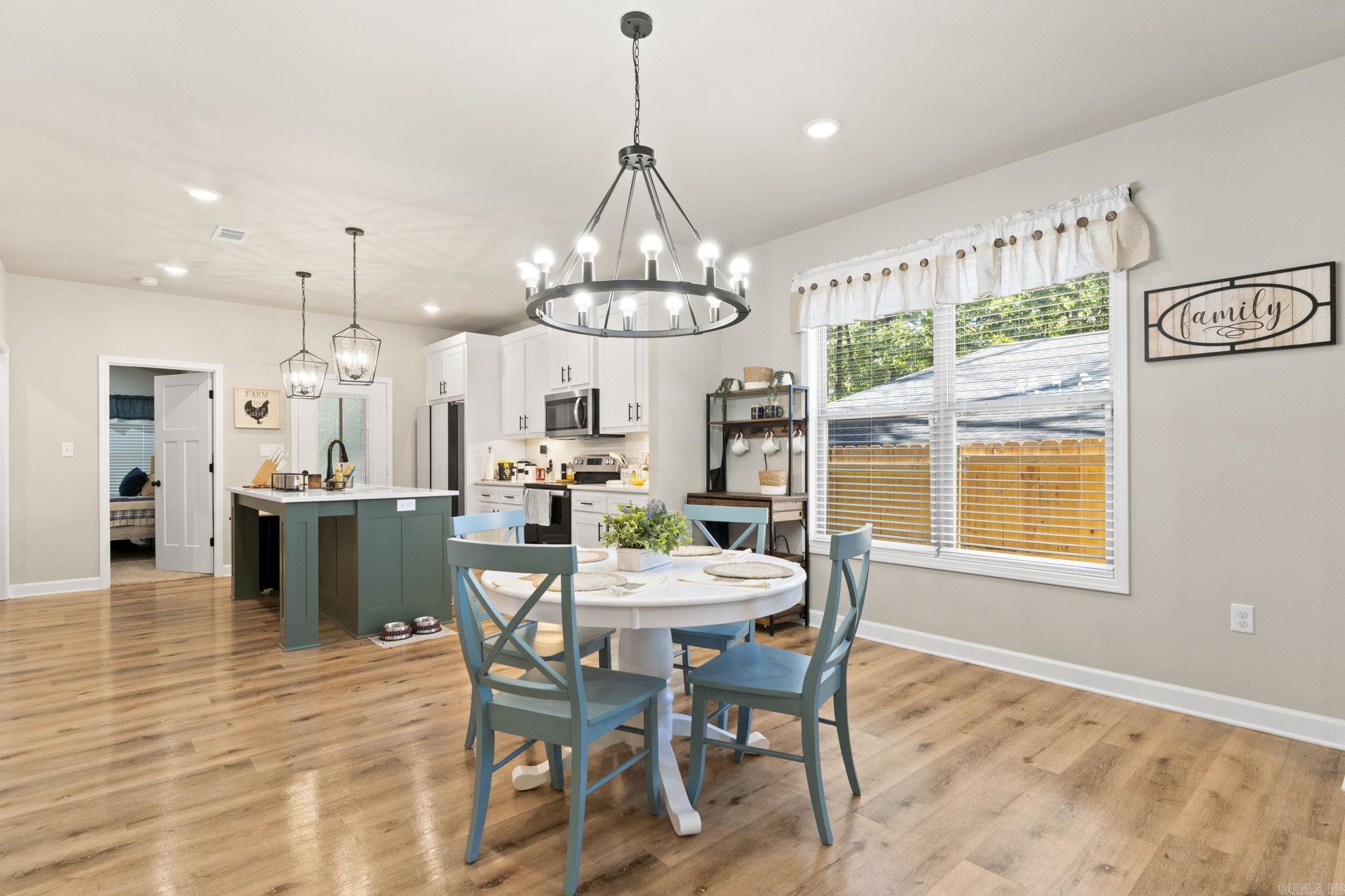 OAK CREEK - Residential