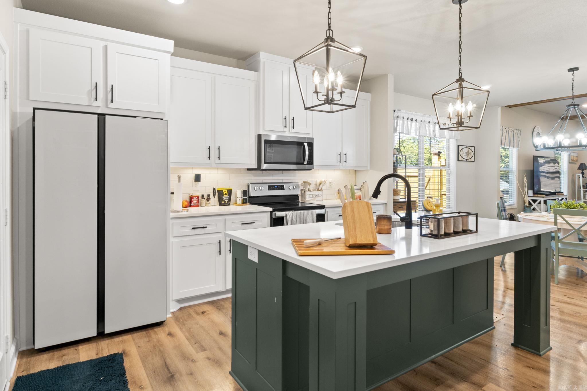 OAK CREEK - Residential