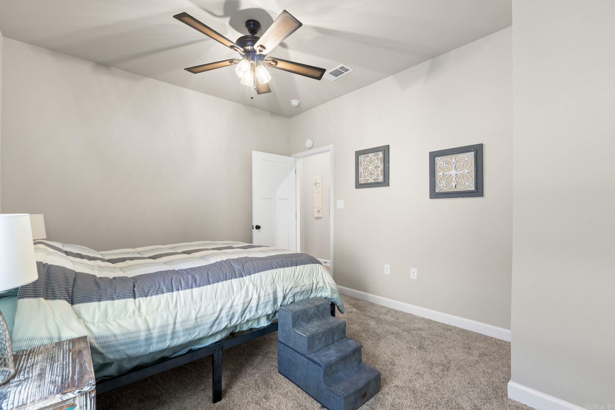 OAK CREEK - Residential