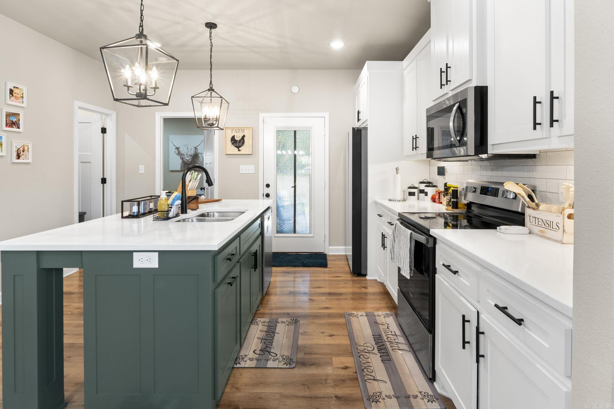 OAK CREEK - Residential