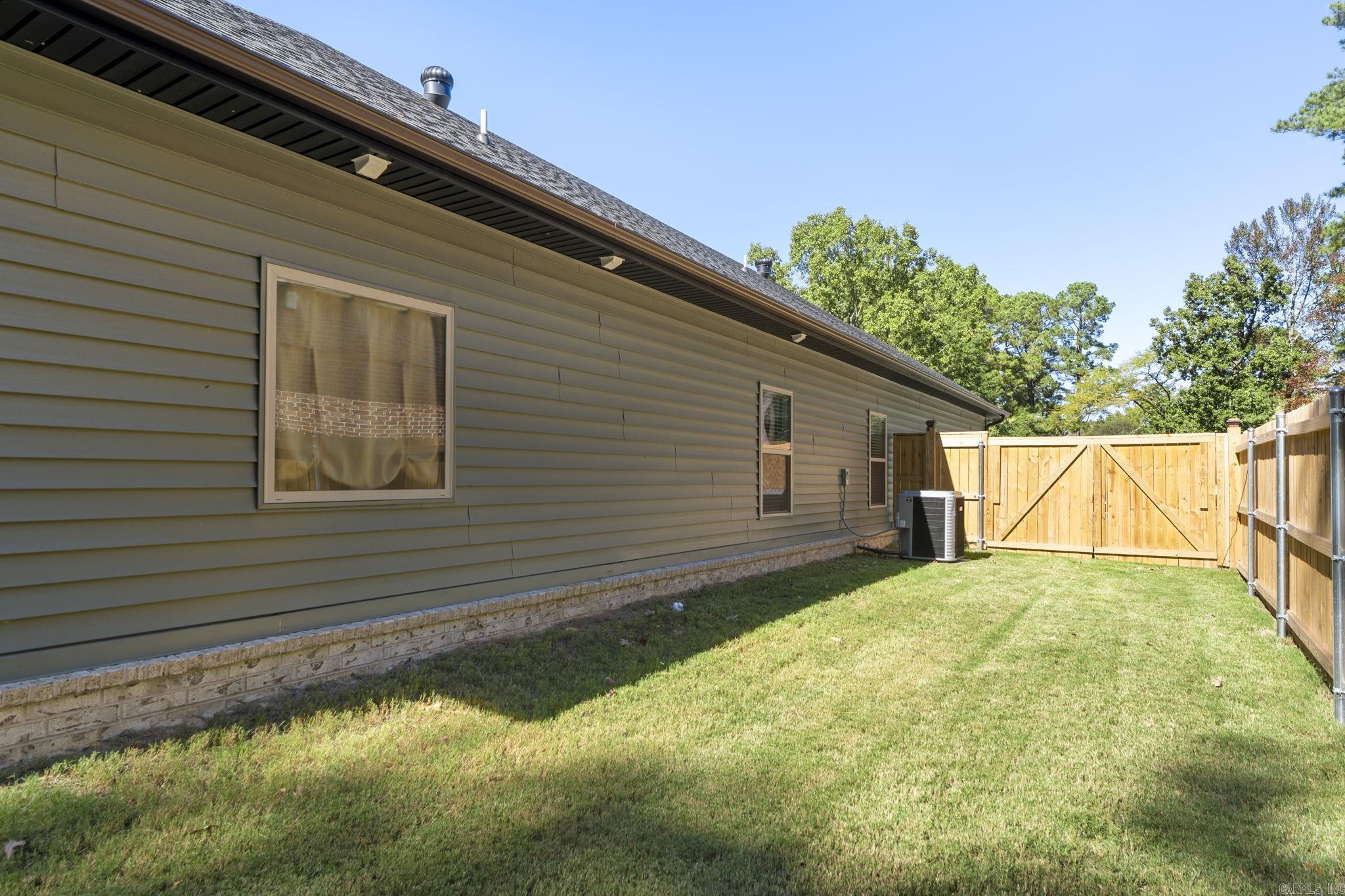 OAK CREEK - Residential