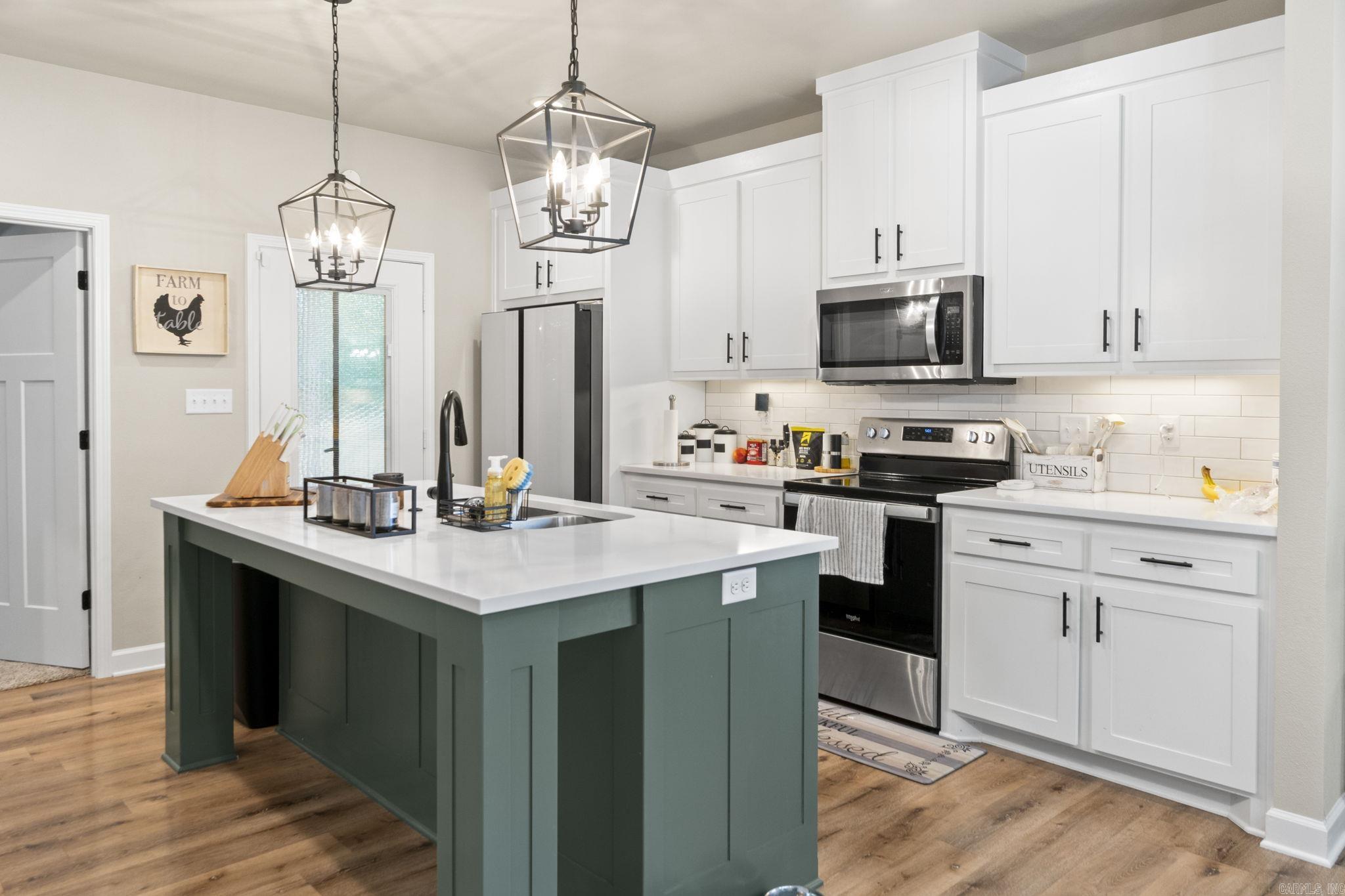 OAK CREEK - Residential