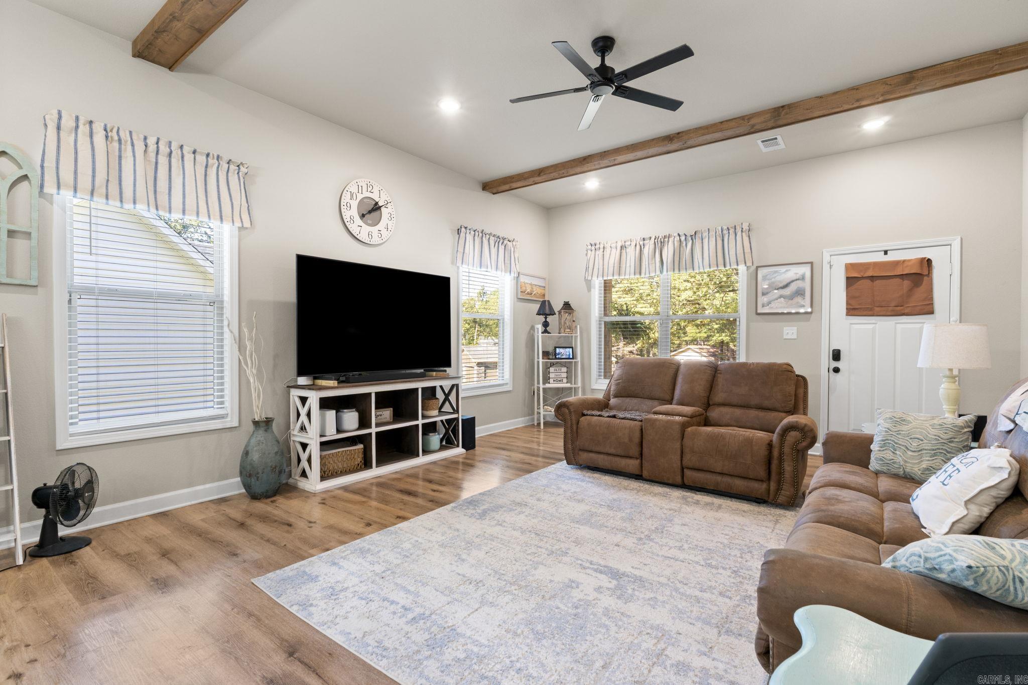 OAK CREEK - Residential