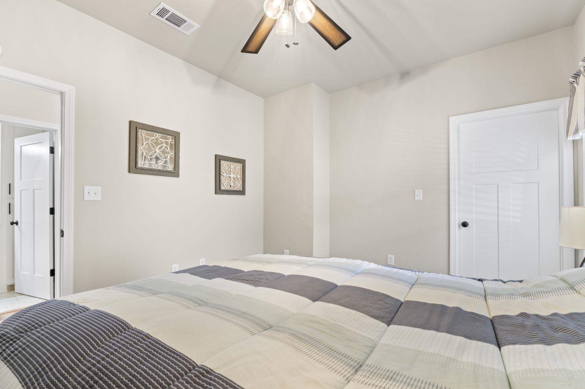 OAK CREEK - Residential