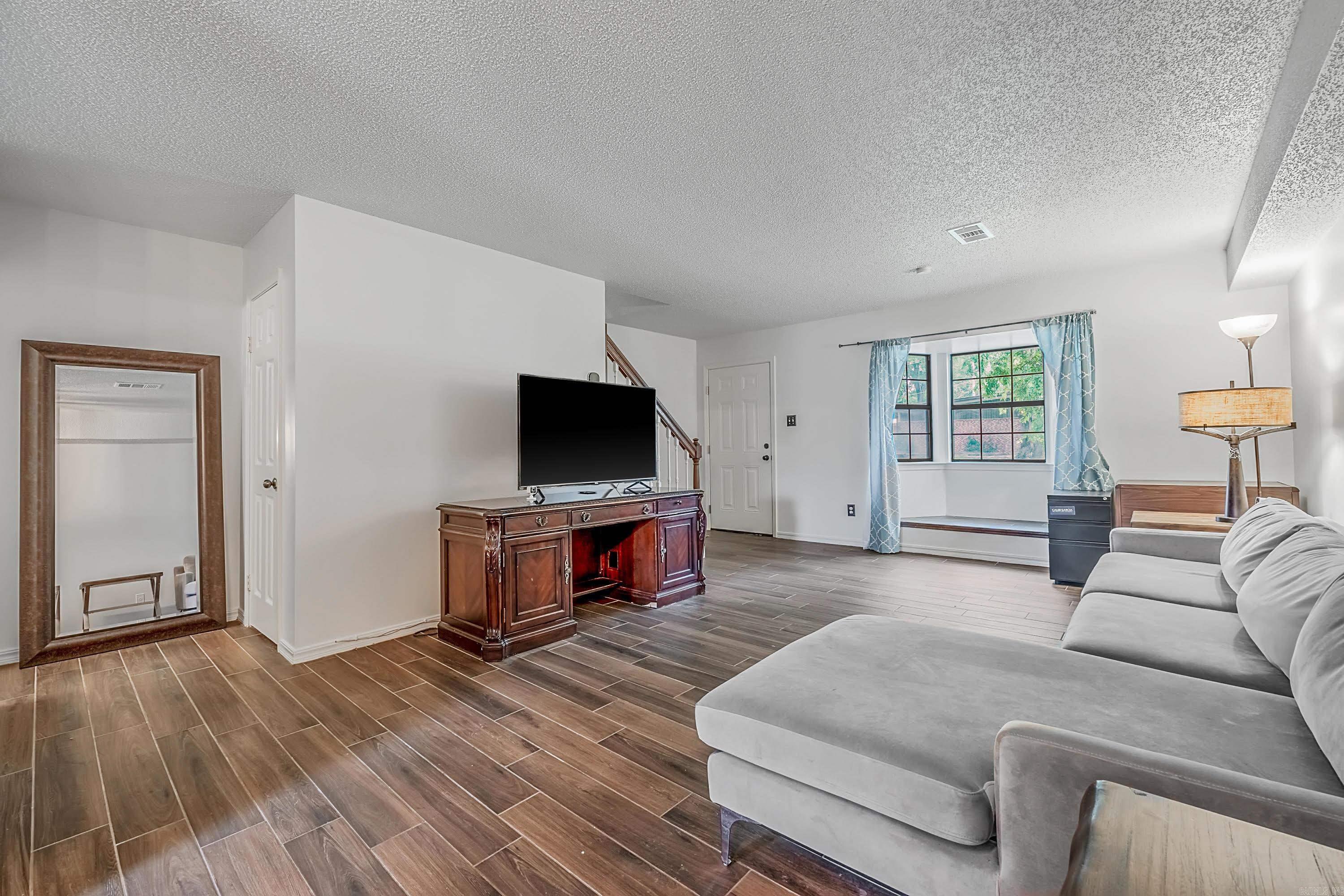 HUDSONS - Residential