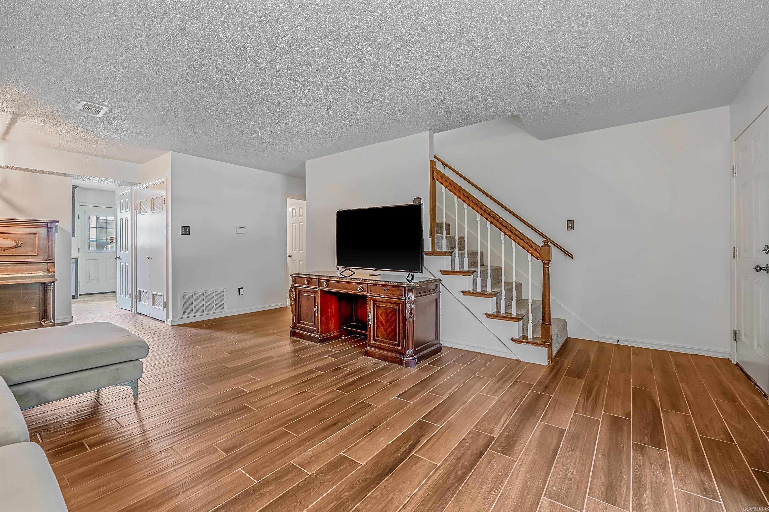 HUDSONS - Residential