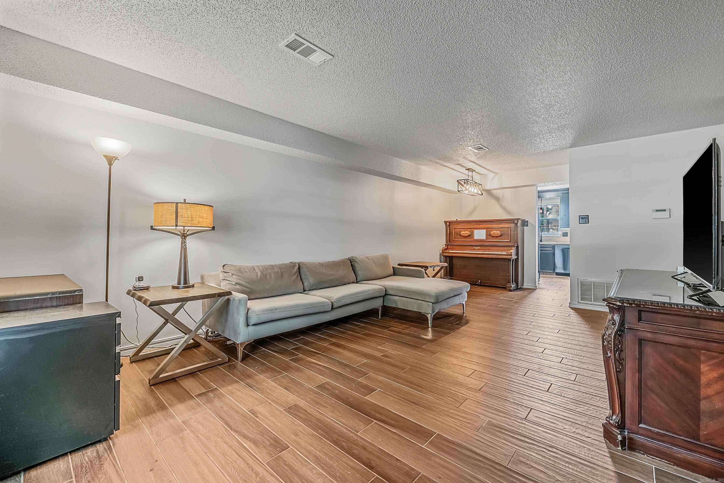 HUDSONS - Residential