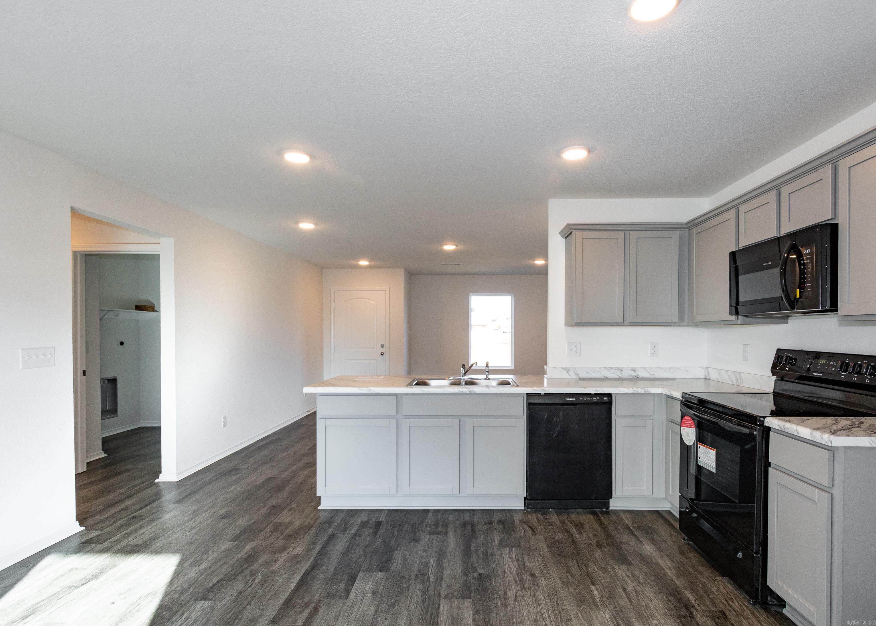 THE MEADOWS - Residential