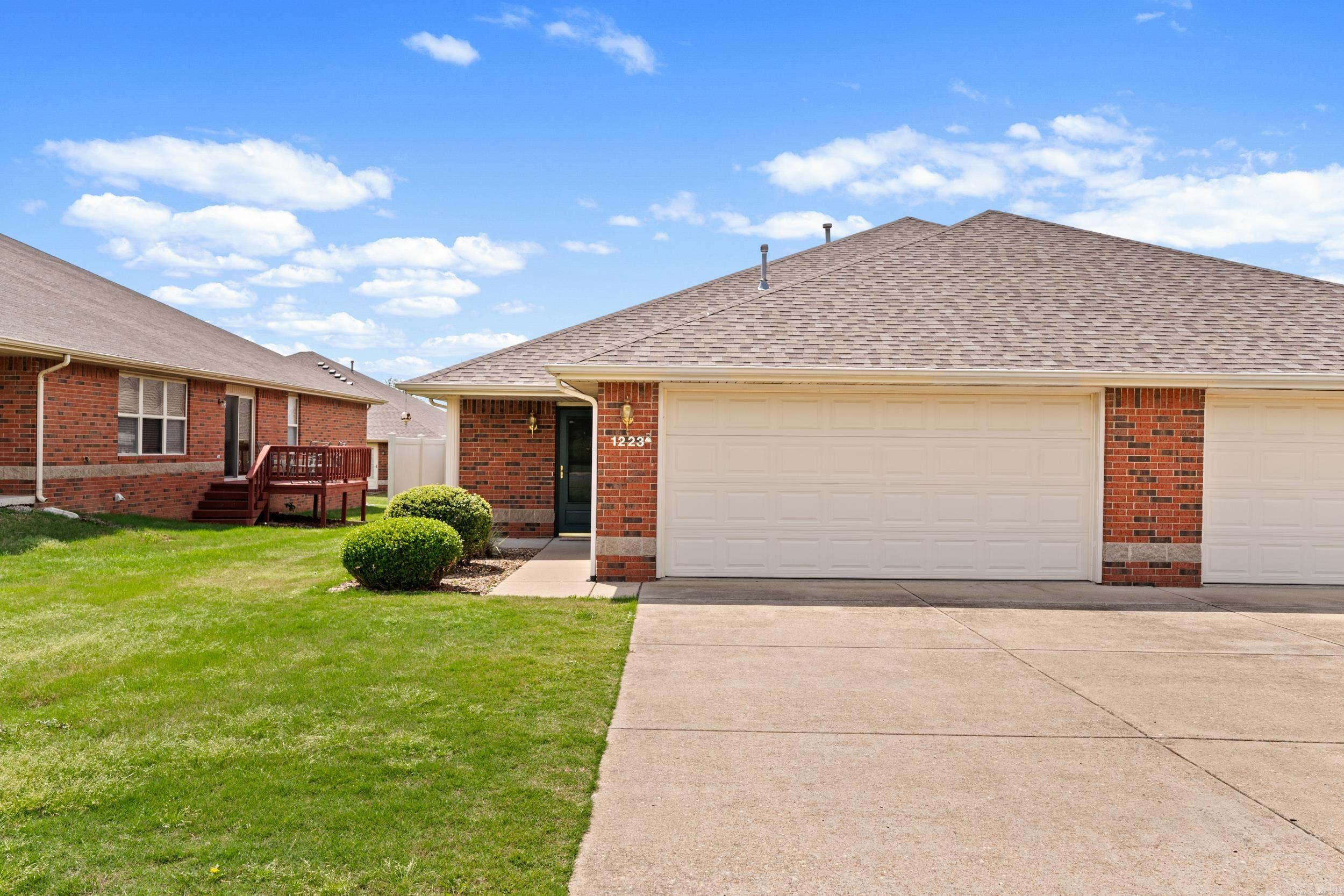 WILLOWBROOK - Residential