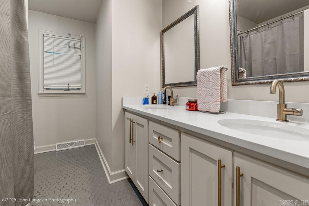 WYNNEWOOD ADDITION - Residential