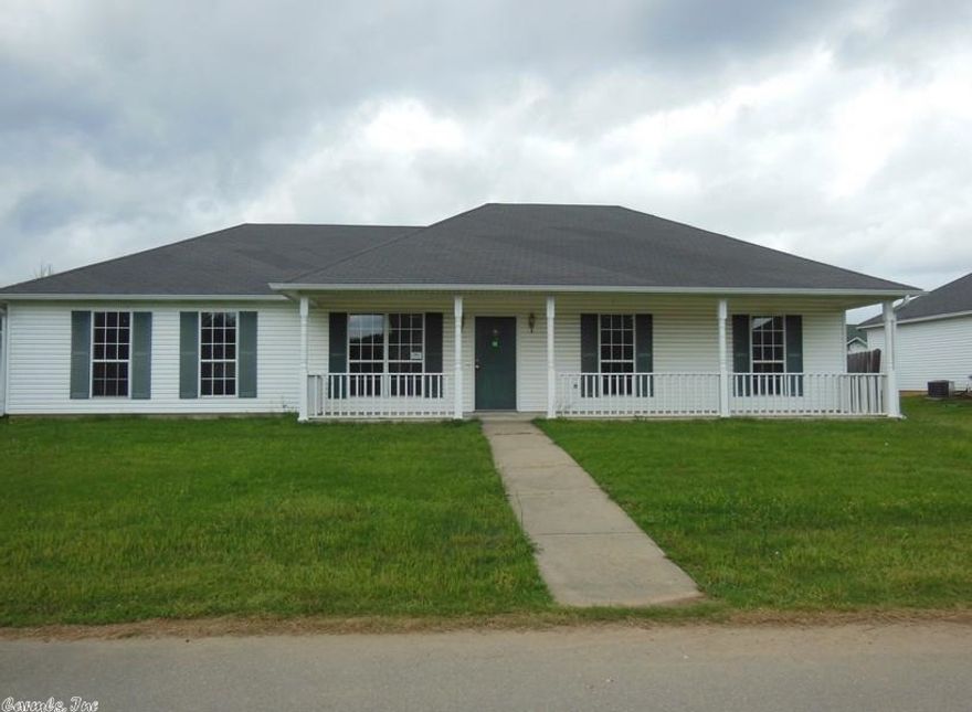 Airy and bright home needs a little TLC to make it your own home.  It is well appointed on a corner lot in a very nice neighborhood and desirable school district.  This is a Fannie Mae Homepath Property and being sold 'AS-IS', 'WHERE-IS'.  All offers are submitted through homepath.com and please contact listing agent for further details.