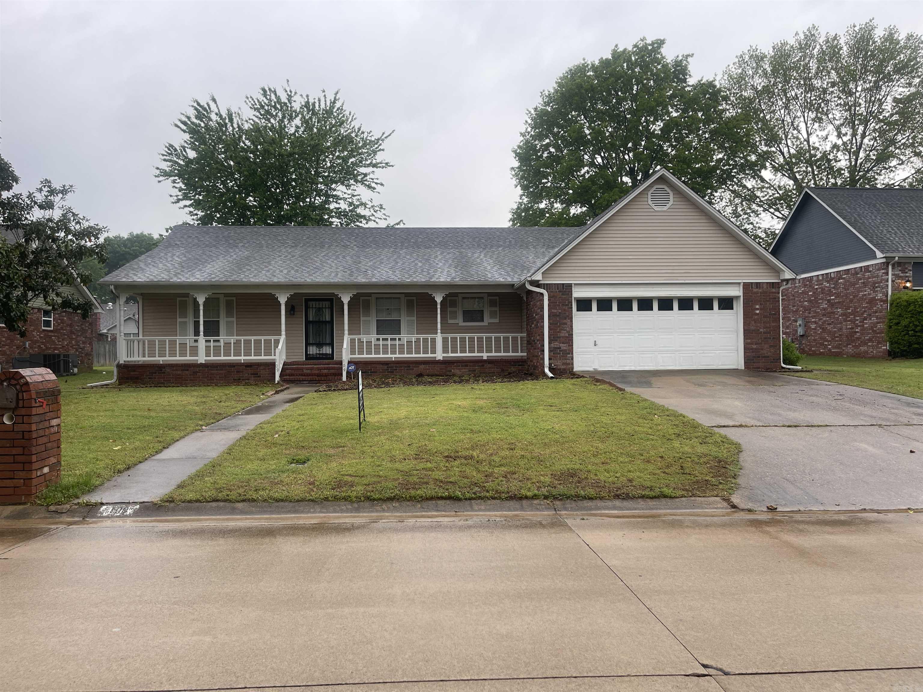 RIVER OAKS - Residential