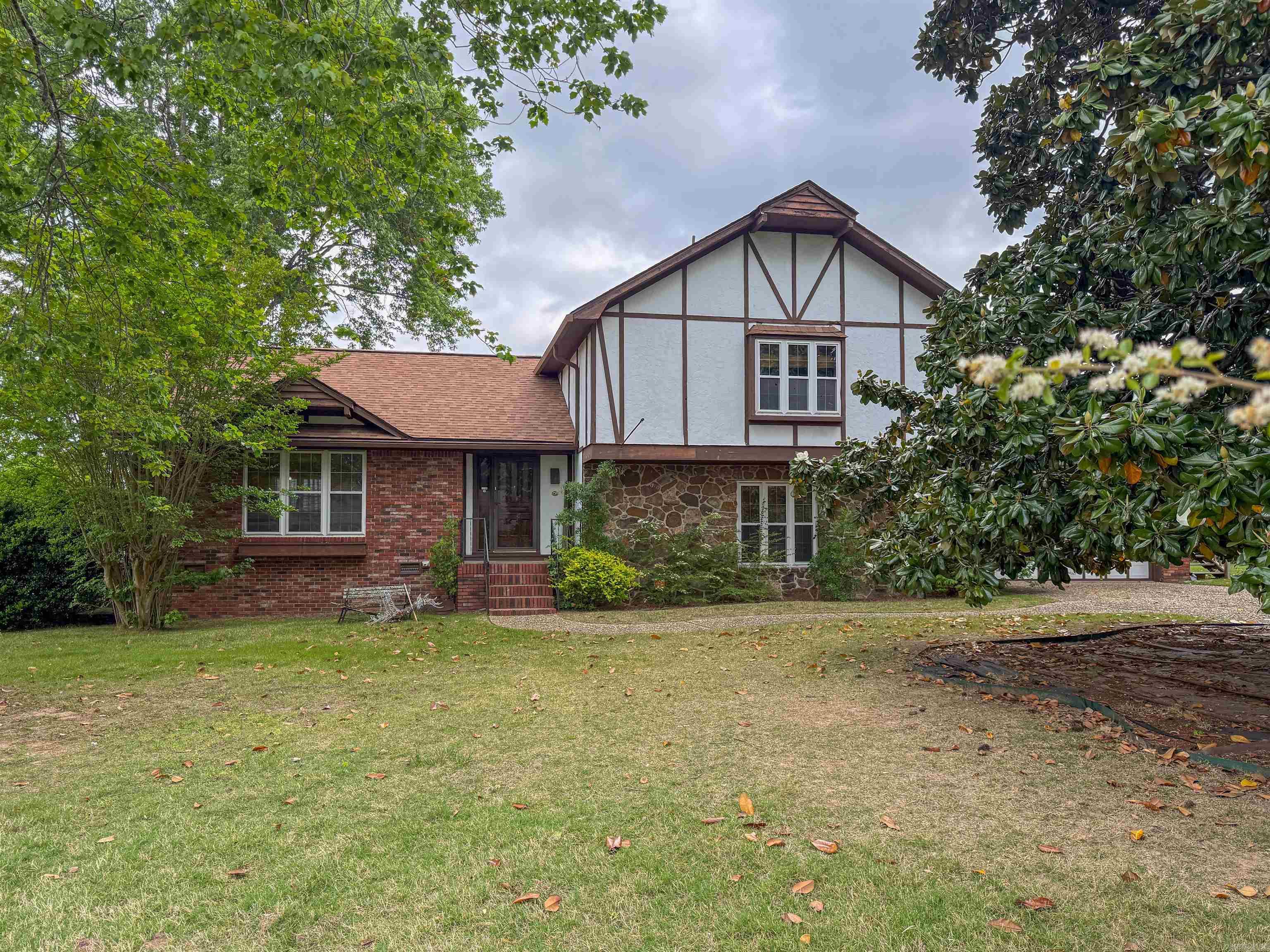 JACKSON HGTS - Residential