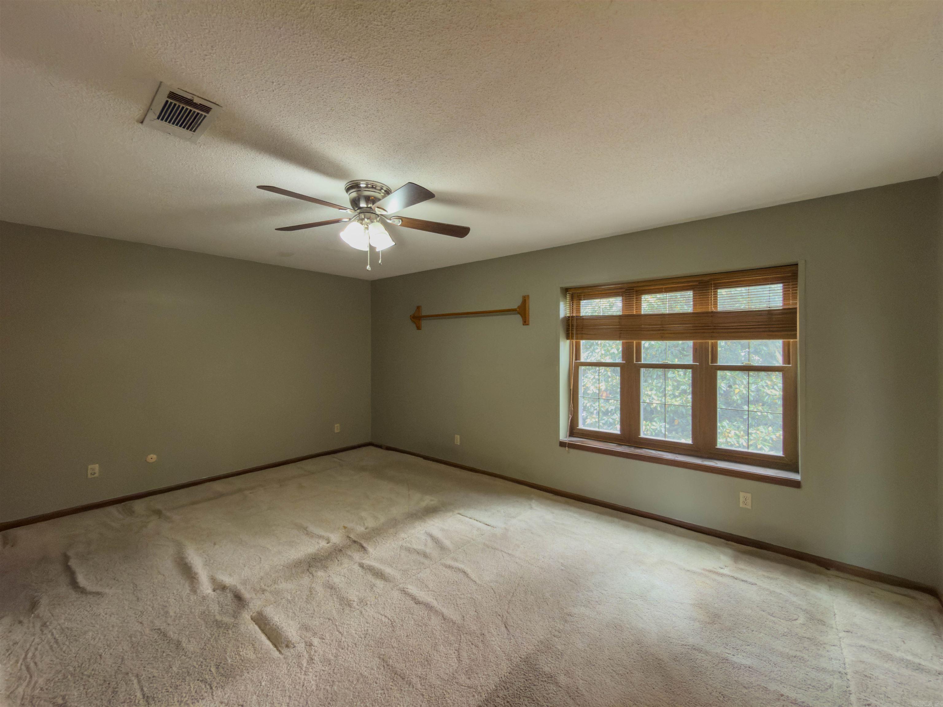 JACKSON HGTS - Residential