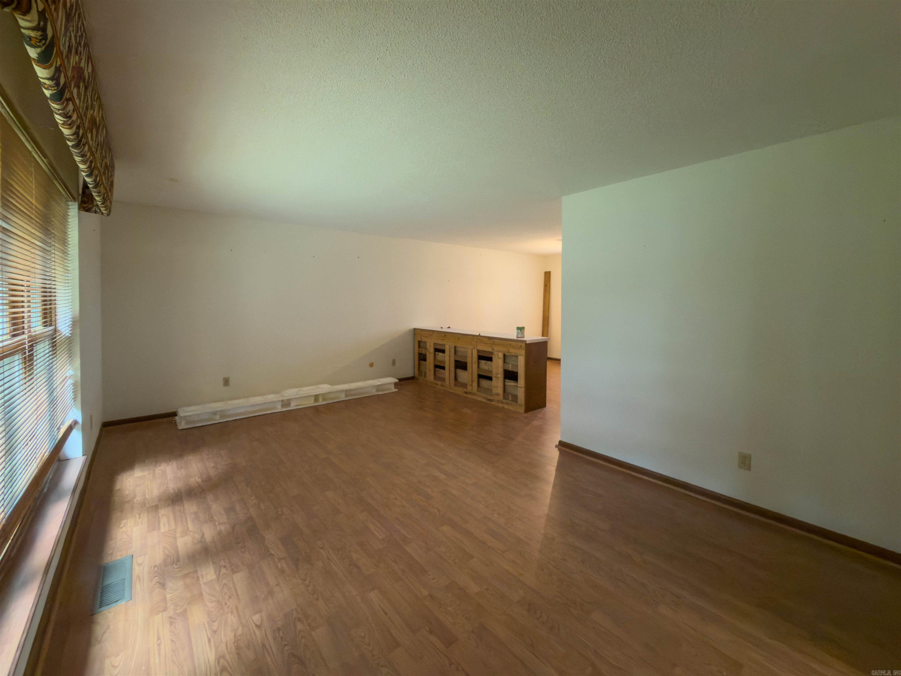 JACKSON HGTS - Residential