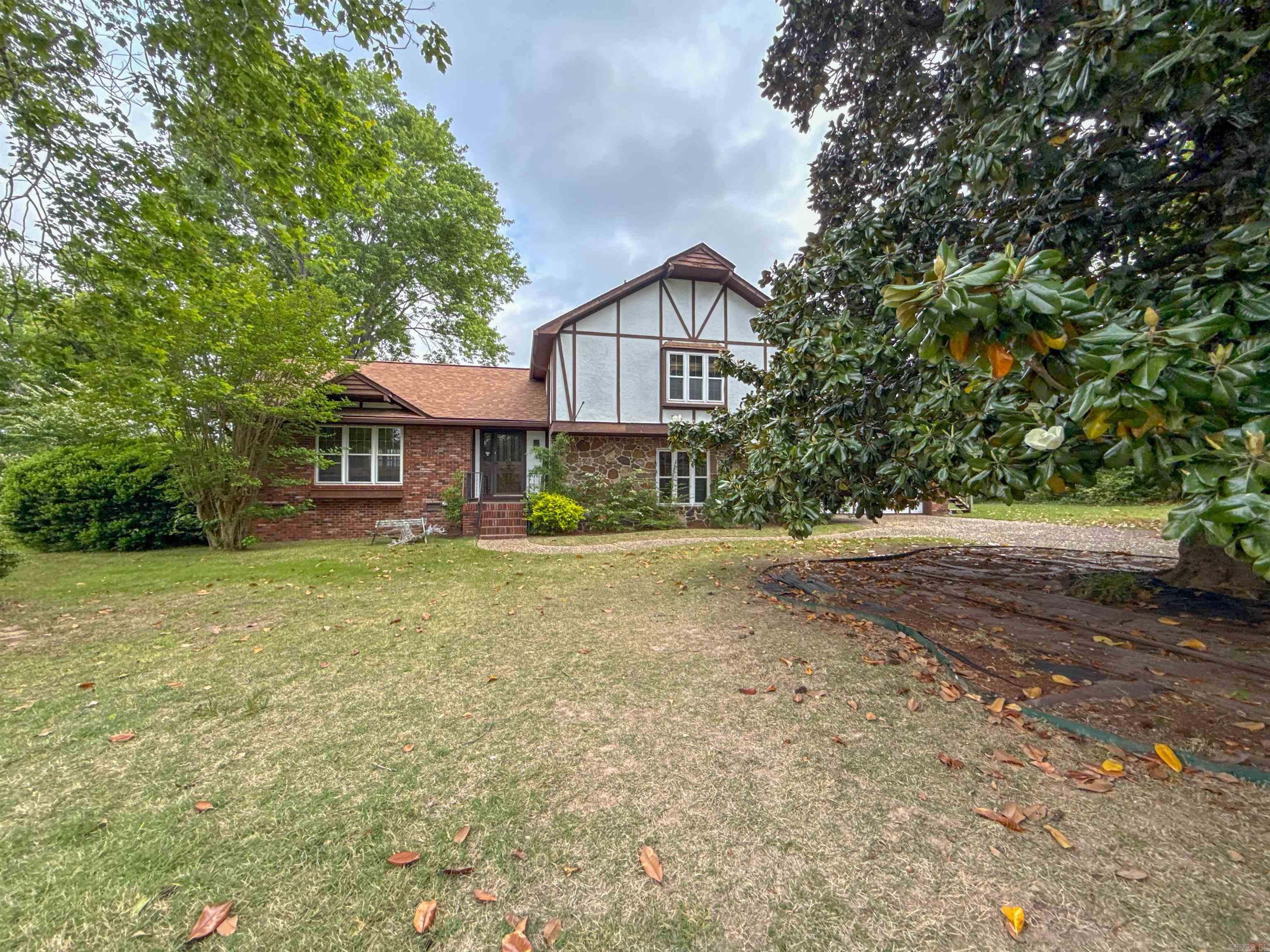 JACKSON HGTS - Residential