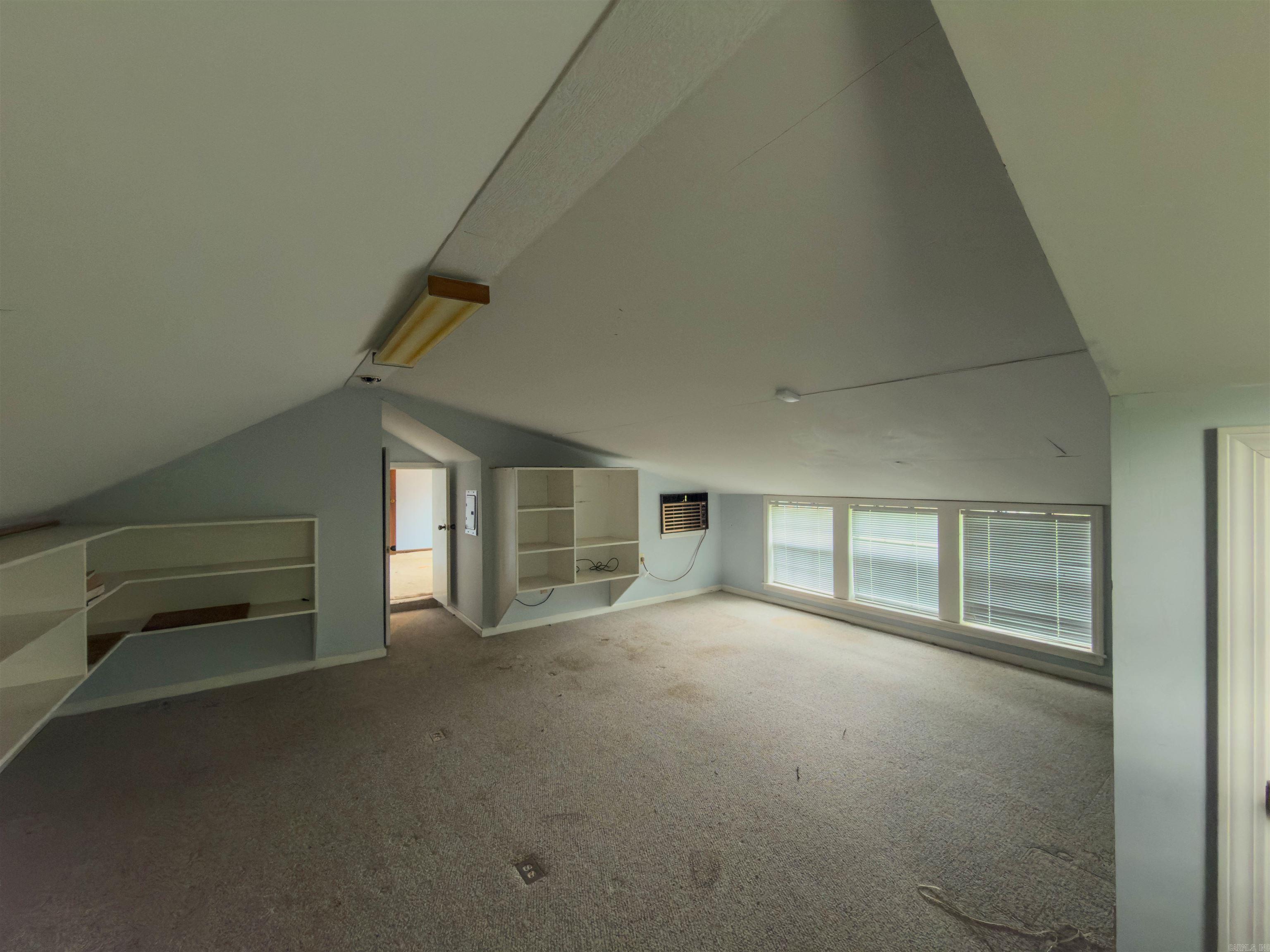 JACKSON HGTS - Residential