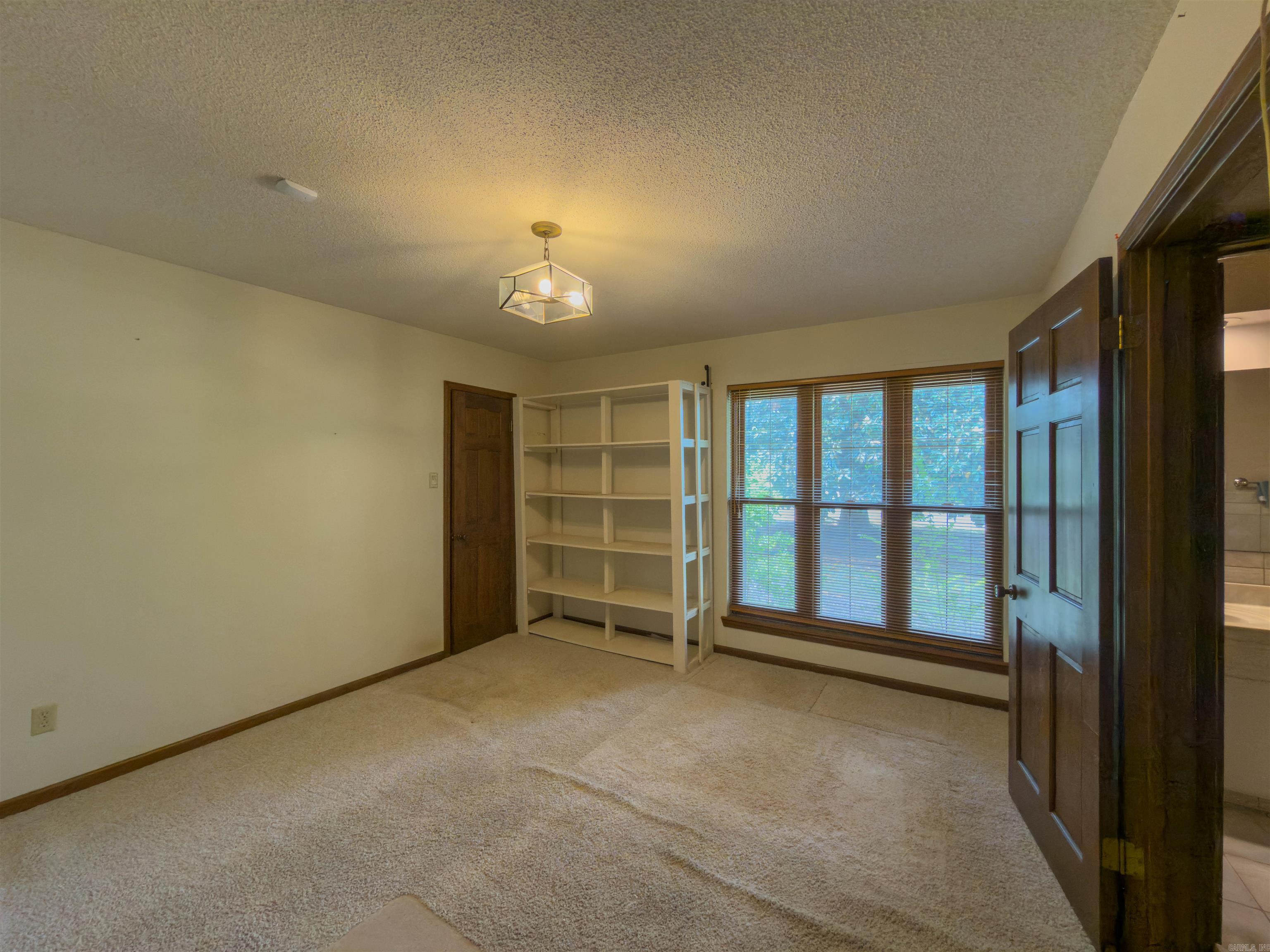 JACKSON HGTS - Residential