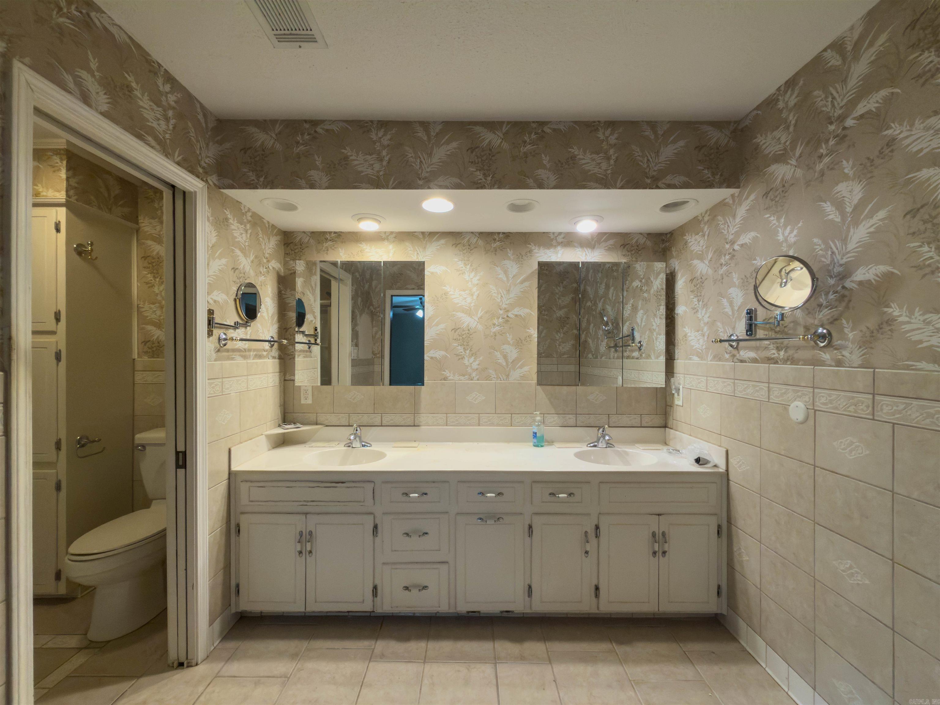 JACKSON HGTS - Residential