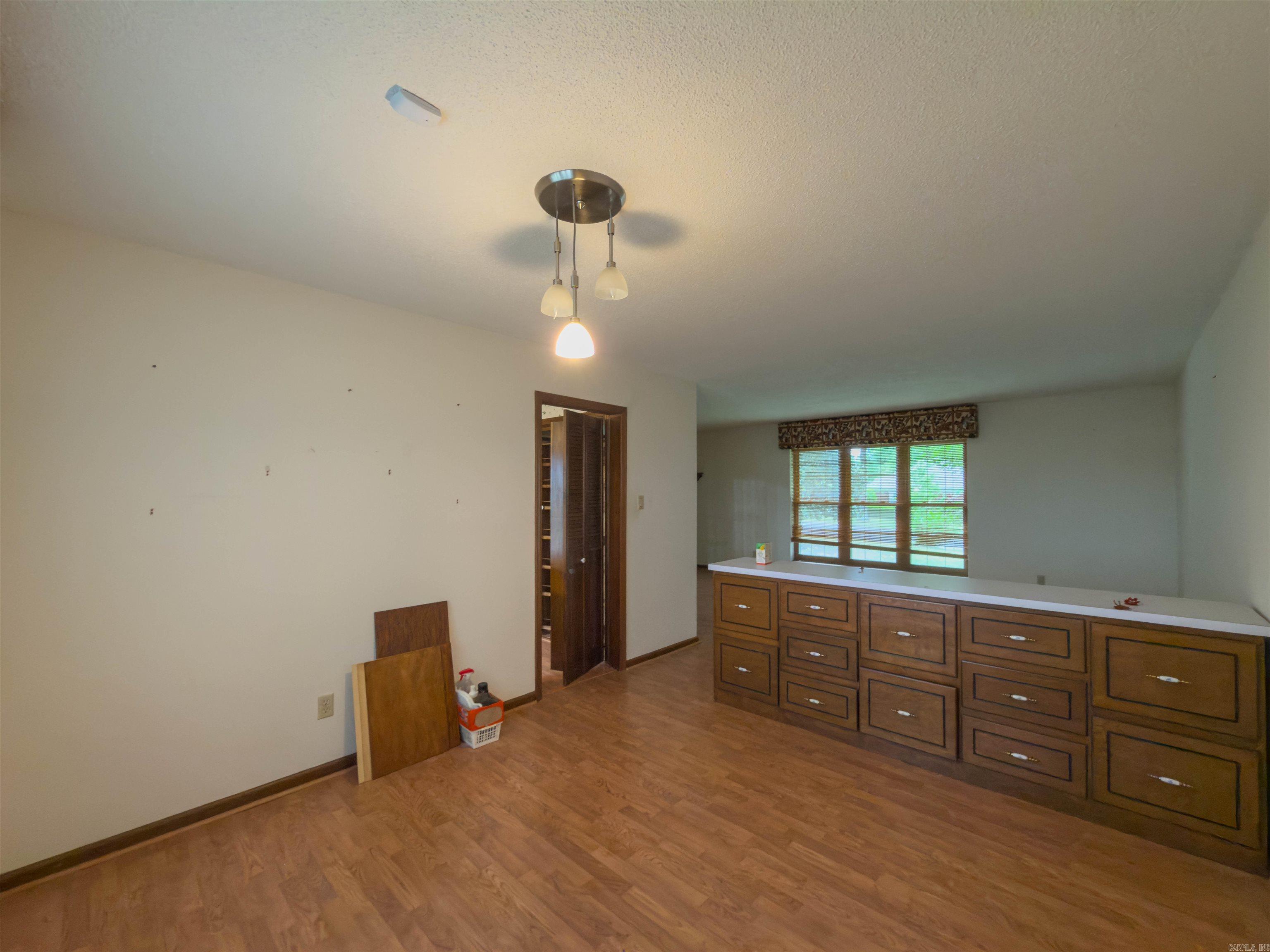 JACKSON HGTS - Residential