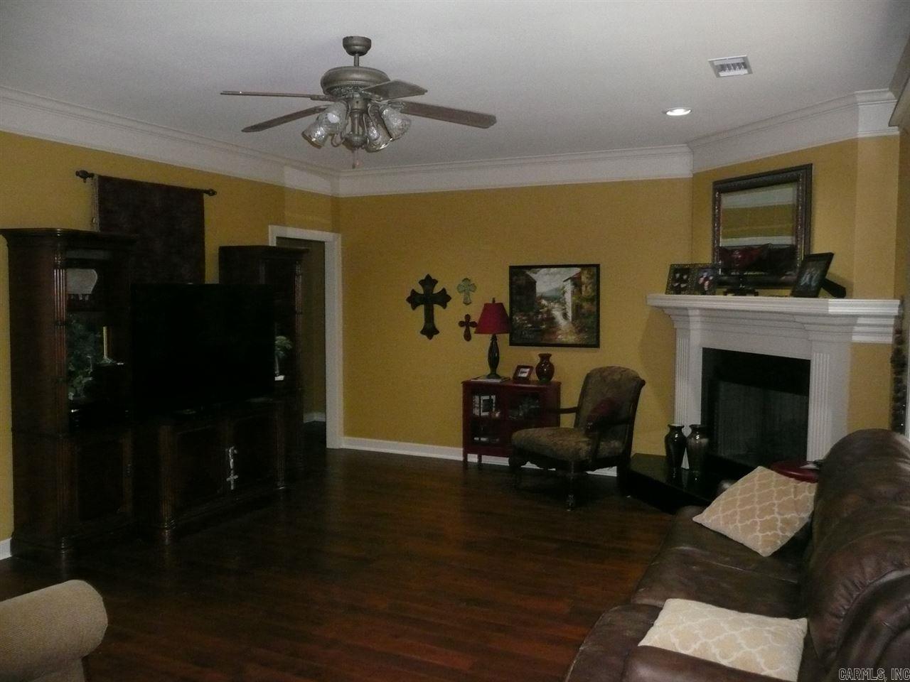 LONGHILLS VILLAGE - Residential